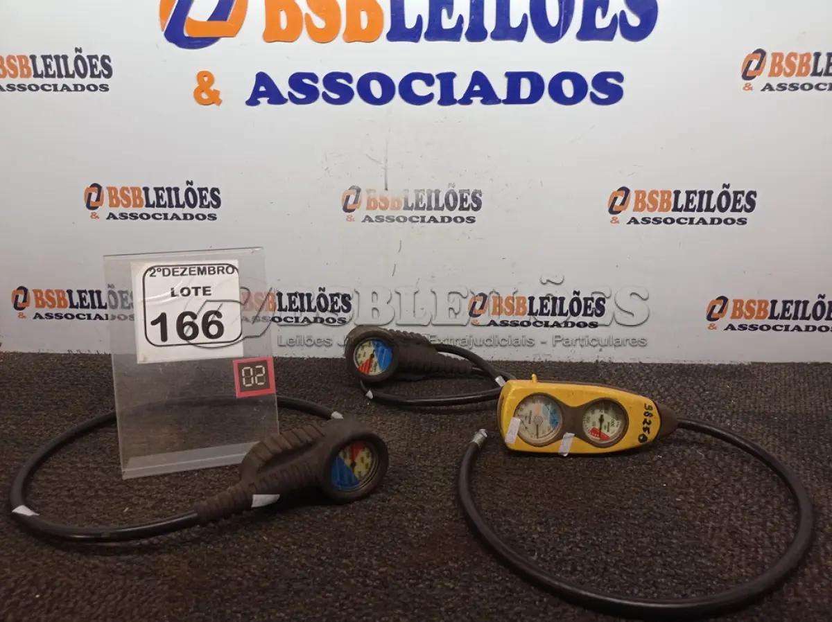 LOTE 166 - 03 MEDIDORES DE PRESSÃO P/MERGULHO MARCAS E MODELOS DIVERSOS. (NO ESTADO) ATENÇÃO! FAZER A VISITAÇÃO ANTES DE ARREMATAR, NÃO SABEMOS SE FUNCIONA. LEILÃO NÃO TEM GARANTIA E NEM DEVOLUÇÃO, SUJEITO A POSSÍVEIS AVARIAS VISÍVEIS/OCULTAS E/OU AUSÊNCIA DE COMPONENTES.