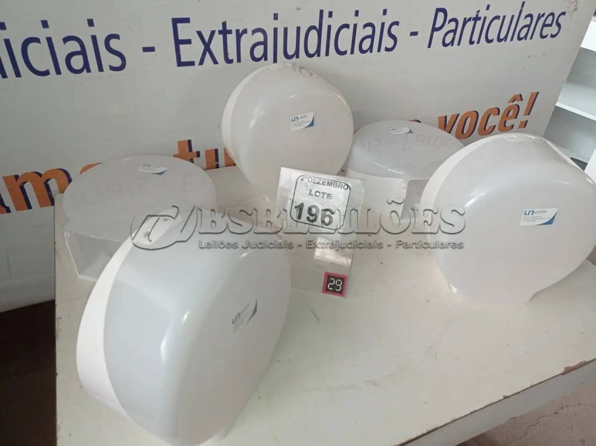 LOTE 196 - 05 DISPENSES P/PAPEL. (NO ESTADO) ATENÇÃO! FAZER A VISITAÇÃO ANTES DE ARREMATAR, NÃO SABEMOS SE FUNCIONA. LEILÃO NÃO TEM GARANTIA E NEM DEVOLUÇÃO, SUJEITO A POSSÍVEIS AVARIAS VISÍVEIS/OCULTAS E/OU AUSÊNCIA DE COMPONENTES.
