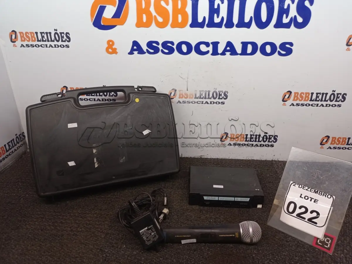 LOTE 022 - 01 RECEIVER MARCA DYLAN MODELO DL-201RX C/MICROFONE. (NO ESTADO) ATENÇÃO! FAZER A VISITAÇÃO ANTES DE ARREMATAR, NÃO SABEMOS SE FUNCIONA. LEILÃO NÃO TEM GARANTIA E NEM DEVOLUÇÃO, SUJEITO A POSSÍVEIS AVARIAS VISÍVEIS/OCULTAS E/OU AUSÊNCIA DE COMPONENTES.