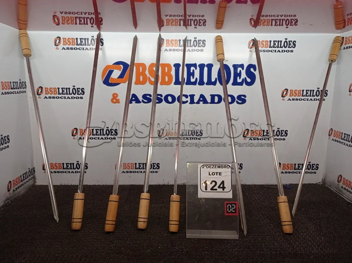 LOTE 124 - 08 ESPETOS P/CHURRASCO DIVERSOS(NOVO). (NO ESTADO) ATENÇÃO! FAZER A VISITAÇÃO ANTES DE ARREMATAR, NÃO SABEMOS SE FUNCIONA. LEILÃO NÃO TEM GARANTIA E NEM DEVOLUÇÃO, SUJEITO A POSSÍVEIS AVARIAS VISÍVEIS/OCULTAS E/OU AUSÊNCIA DE COMPONENTES.