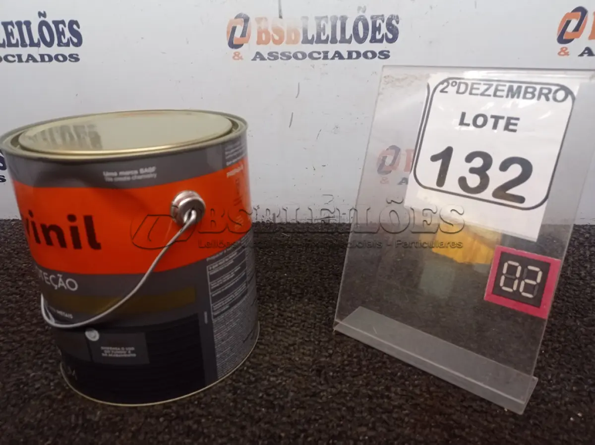 LOTE 132 - 01 LATA DE TINTA COR GRAFITE MARCA SUVINIL 3,6L P/METAIS. (NO ESTADO) ATENÇÃO! FAZER A VISITAÇÃO ANTES DE ARREMATAR, NÃO SABEMOS SE FUNCIONA. LEILÃO NÃO TEM GARANTIA E NEM DEVOLUÇÃO, SUJEITO A POSSÍVEIS AVARIAS VISÍVEIS/OCULTAS E/OU AUSÊNCIA DE COMPONENTES.