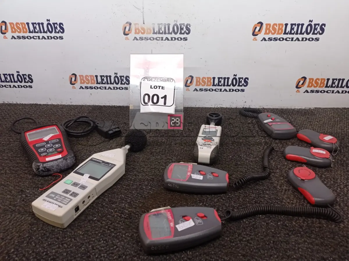 LOTE 001 - 01 DECIBELÍMETRO, 02 LUXÍMETROS E 01 SCANNER DE CARRO. (NO ESTADO) ATENÇÃO! FAZER A VISITAÇÃO ANTES DE ARREMATAR, NÃO SABEMOS SE FUNCIONA. LEILÃO NÃO TEM GARANTIA E NEM DEVOLUÇÃO, SUJEITO A POSSÍVEIS AVARIAS VISÍVEIS/OCULTAS E/OU AUSÊNCIA DE COMPONENTES.
