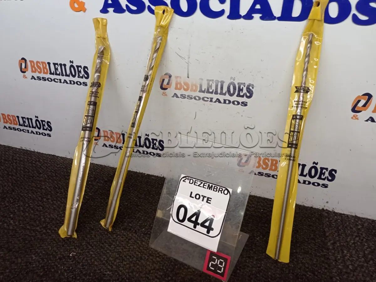 LOTE 044 - 02 BROCAS P/MOURÃO E FIBROCIMENTO ½” 400MM MARCA FERTAK E 01 BROCA P/MOURÃO E FIBROCIMENTO 5/16” 400MM MARCA FERTAK (NOVO). (NO ESTADO) ATENÇÃO! FAZER A VISITAÇÃO ANTES DE ARREMATAR, NÃO SABEMOS SE FUNCIONA. LEILÃO NÃO TEM GARANTIA E NEM DEVOLUÇÃO, SUJEITO A POSSÍVEIS AVARIAS VISÍVEIS/OCULTAS E/OU AUSÊNCIA DE COMPONENTES.