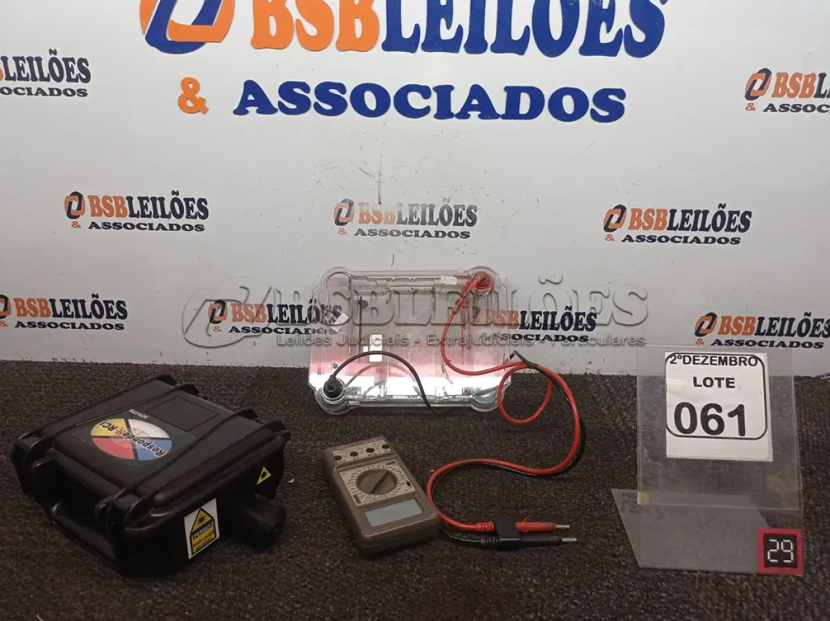 LOTE 061 - 01 IDENTIFICADOR ESPECTÔMETRO MARCA SMITHS MODELO RESPONDER RCI E 01 MULTÍMETRO. (NO ESTADO) ATENÇÃO! FAZER A VISITAÇÃO ANTES DE ARREMATAR, NÃO SABEMOS SE FUNCIONA. LEILÃO NÃO TEM GARANTIA E NEM DEVOLUÇÃO, SUJEITO A POSSÍVEIS AVARIAS VISÍVEIS/OCULTAS E/OU AUSÊNCIA DE COMPONENTES.
