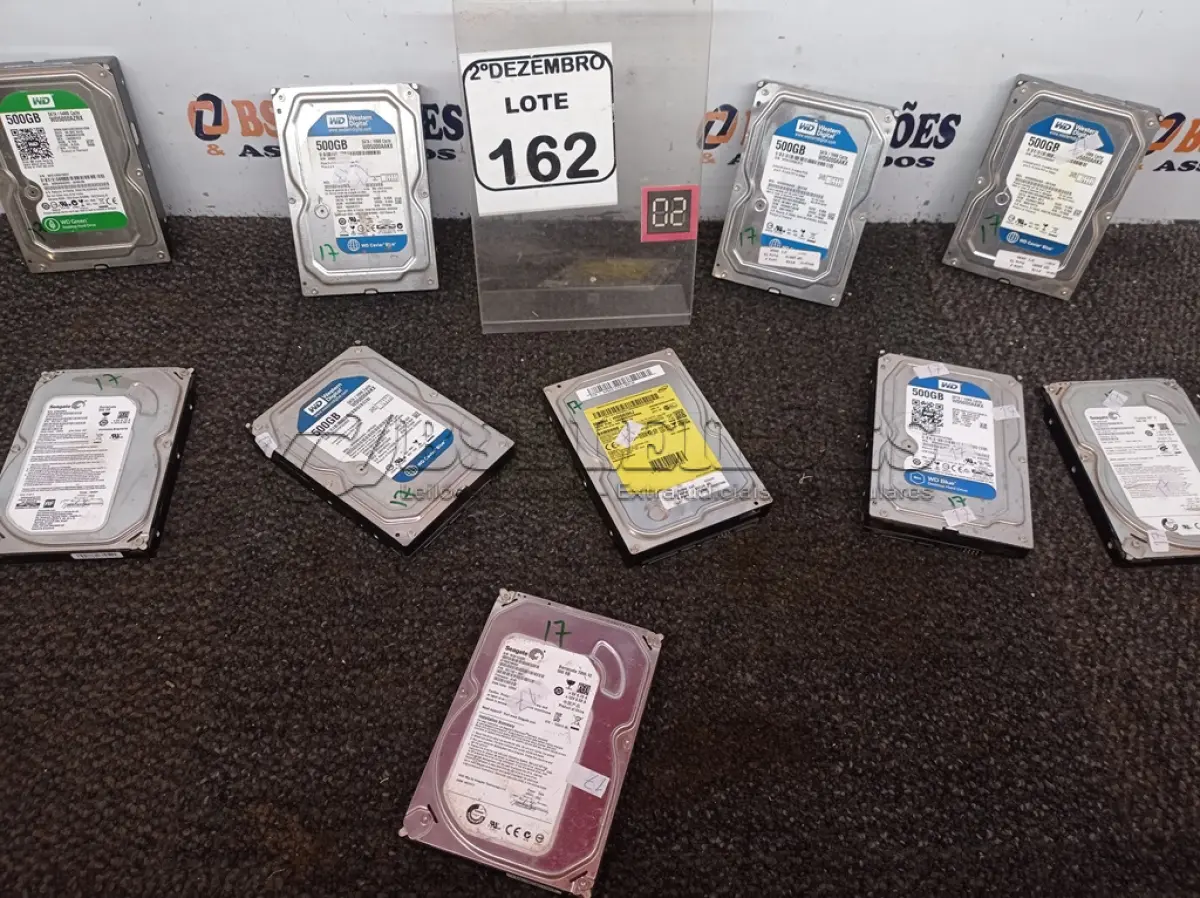 LOTE 162 - 10 HD’S DE 500GB CADA. (NO ESTADO) ATENÇÃO! FAZER A VISITAÇÃO ANTES DE ARREMATAR, NÃO SABEMOS SE FUNCIONA. LEILÃO NÃO TEM GARANTIA E NEM DEVOLUÇÃO, SUJEITO A POSSÍVEIS AVARIAS VISÍVEIS/OCULTAS E/OU AUSÊNCIA DE COMPONENTES.