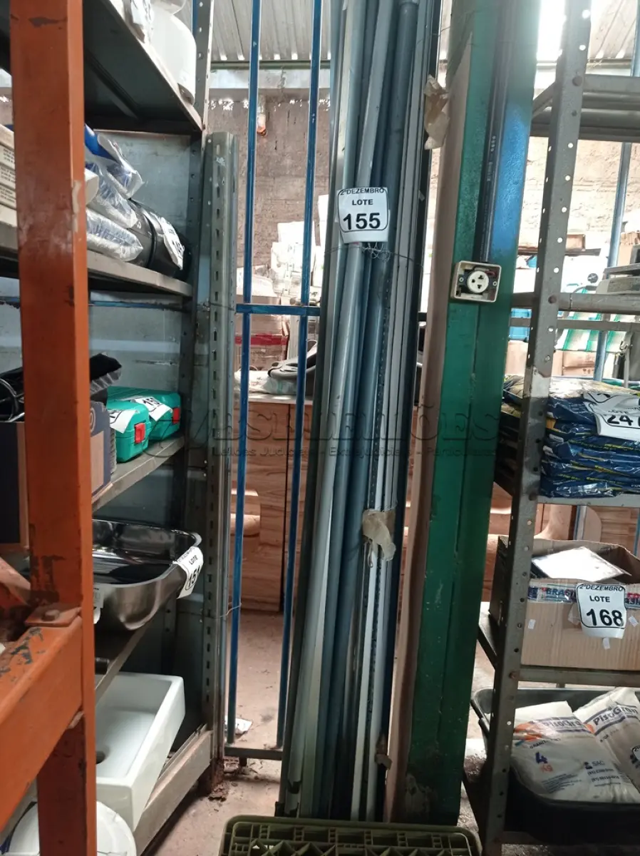 LOTE 155 - 01 LOTE C/VÁRIOS TUBOS DE PLÁSTICO E ACABAMENTOS DIVERSOS. (NO ESTADO) ATENÇÃO! FAZER A VISITAÇÃO ANTES DE ARREMATAR, NÃO SABEMOS SE FUNCIONA. LEILÃO NÃO TEM GARANTIA E NEM DEVOLUÇÃO, SUJEITO A POSSÍVEIS AVARIAS VISÍVEIS/OCULTAS E/OU AUSÊNCIA DE COMPONENTES.