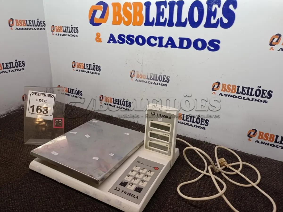 LOTE 163 - 01 BALANÇA MARCA FILIZOLA CAPACIDADE MÁX 15KG. (NO ESTADO) ATENÇÃO! FAZER A VISITAÇÃO ANTES DE ARREMATAR, NÃO SABEMOS SE FUNCIONA. LEILÃO NÃO TEM GARANTIA E NEM DEVOLUÇÃO, SUJEITO A POSSÍVEIS AVARIAS VISÍVEIS/OCULTAS E/OU AUSÊNCIA DE COMPONENTES.
