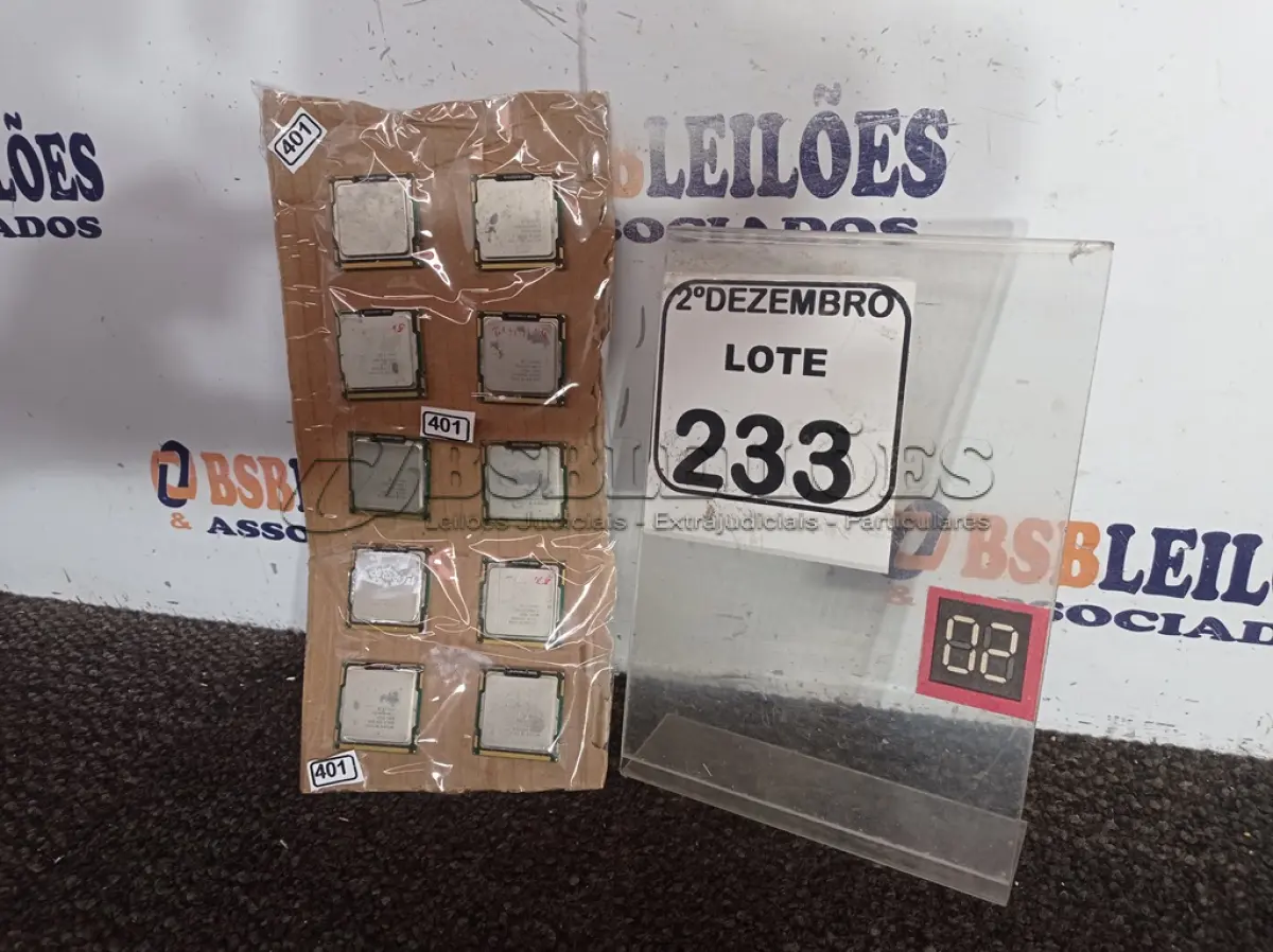 LOTE 233 - 10 PROCESSADORES P/PC MARCAS E MODELOS DIVERSOS. (NO ESTADO) ATENÇÃO! FAZER A VISITAÇÃO ANTES DE ARREMATAR, NÃO SABEMOS SE FUNCIONA. LEILÃO NÃO TEM GARANTIA E NEM DEVOLUÇÃO, SUJEITO A POSSÍVEIS AVARIAS VISÍVEIS/OCULTAS E/OU AUSÊNCIA DE COMPONENTES.