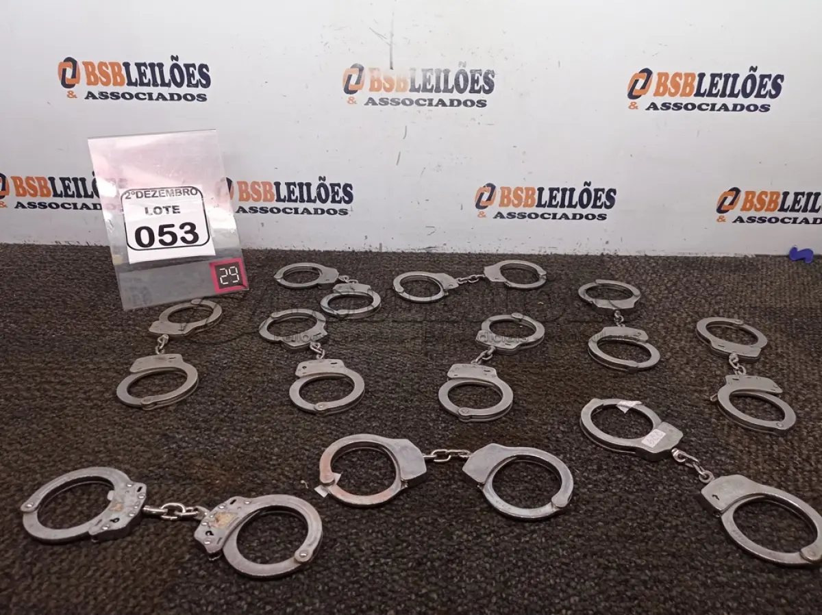 LOTE 053 - 10 ALGEMAS EM METAL. (NO ESTADO) ATENÇÃO! FAZER A VISITAÇÃO ANTES DE ARREMATAR, NÃO SABEMOS SE FUNCIONA. LEILÃO NÃO TEM GARANTIA E NEM DEVOLUÇÃO, SUJEITO A POSSÍVEIS AVARIAS VISÍVEIS/OCULTAS E/OU AUSÊNCIA DE COMPONENTES.