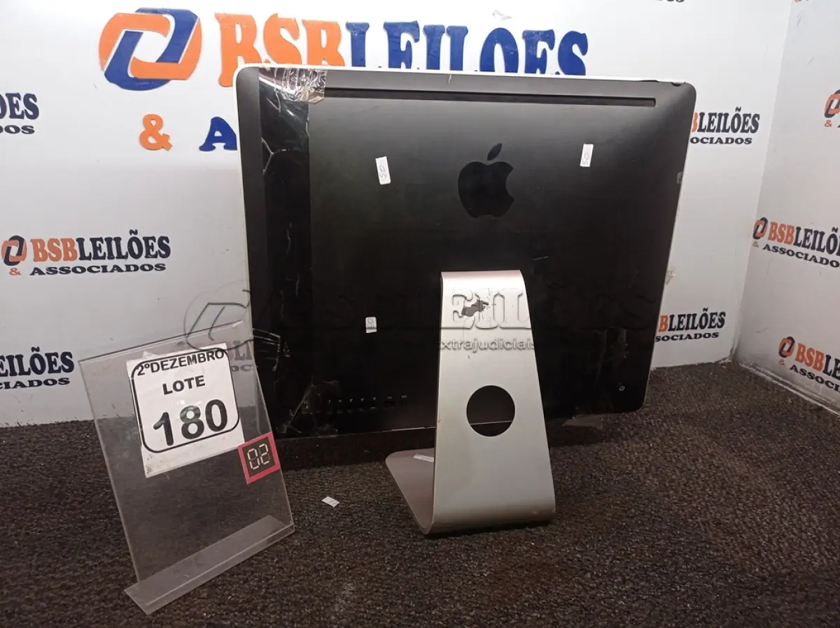 LOTE 180 - 01 ALL IN ONE MARCA APPLE S/FONTE P/RETIRADA DE PEÇAS. (NO ESTADO) ATENÇÃO! FAZER A VISITAÇÃO ANTES DE ARREMATAR, NÃO SABEMOS SE FUNCIONA. LEILÃO NÃO TEM GARANTIA E NEM DEVOLUÇÃO, SUJEITO A POSSÍVEIS AVARIAS VISÍVEIS/OCULTAS E/OU AUSÊNCIA DE COMPONENTES.