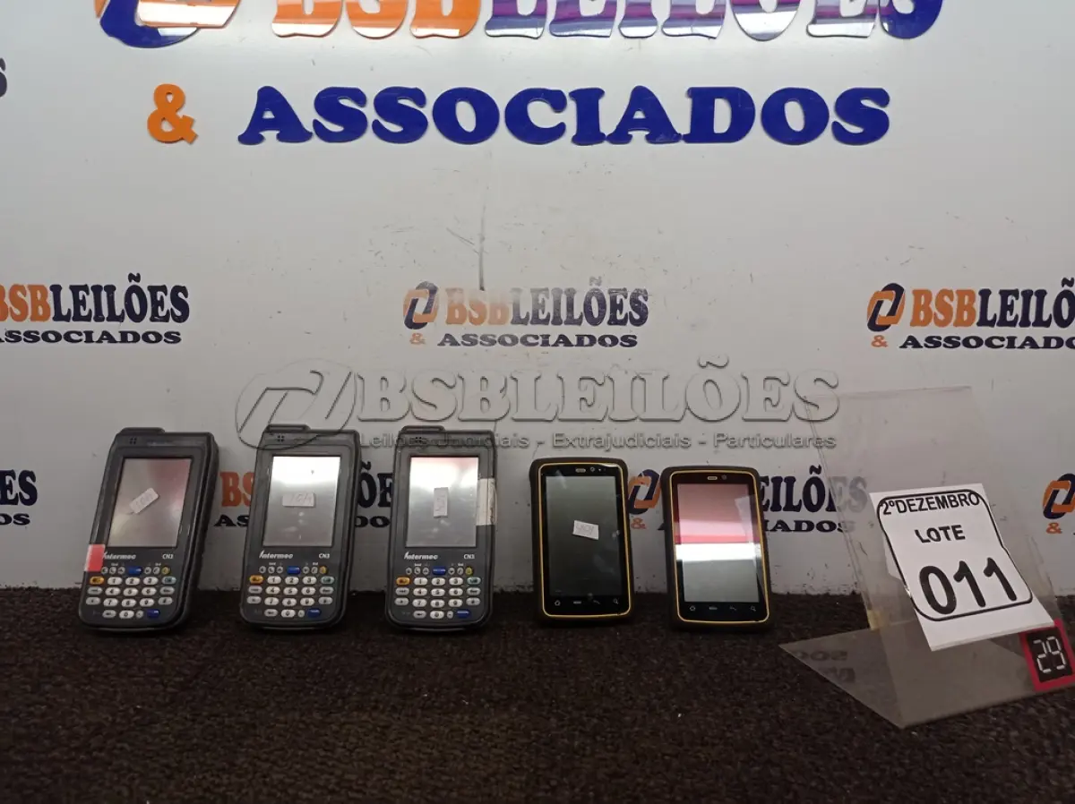LOTE 011 - 02 GPS MARCA WINMATE E 04 COLETORES DADOS MARCA INTERMEC. (NO ESTADO) ATENÇÃO! FAZER A VISITAÇÃO ANTES DE ARREMATAR, NÃO SABEMOS SE FUNCIONA. LEILÃO NÃO TEM GARANTIA E NEM DEVOLUÇÃO, SUJEITO A POSSÍVEIS AVARIAS VISÍVEIS/OCULTAS E/OU AUSÊNCIA DE COMPONENTES.