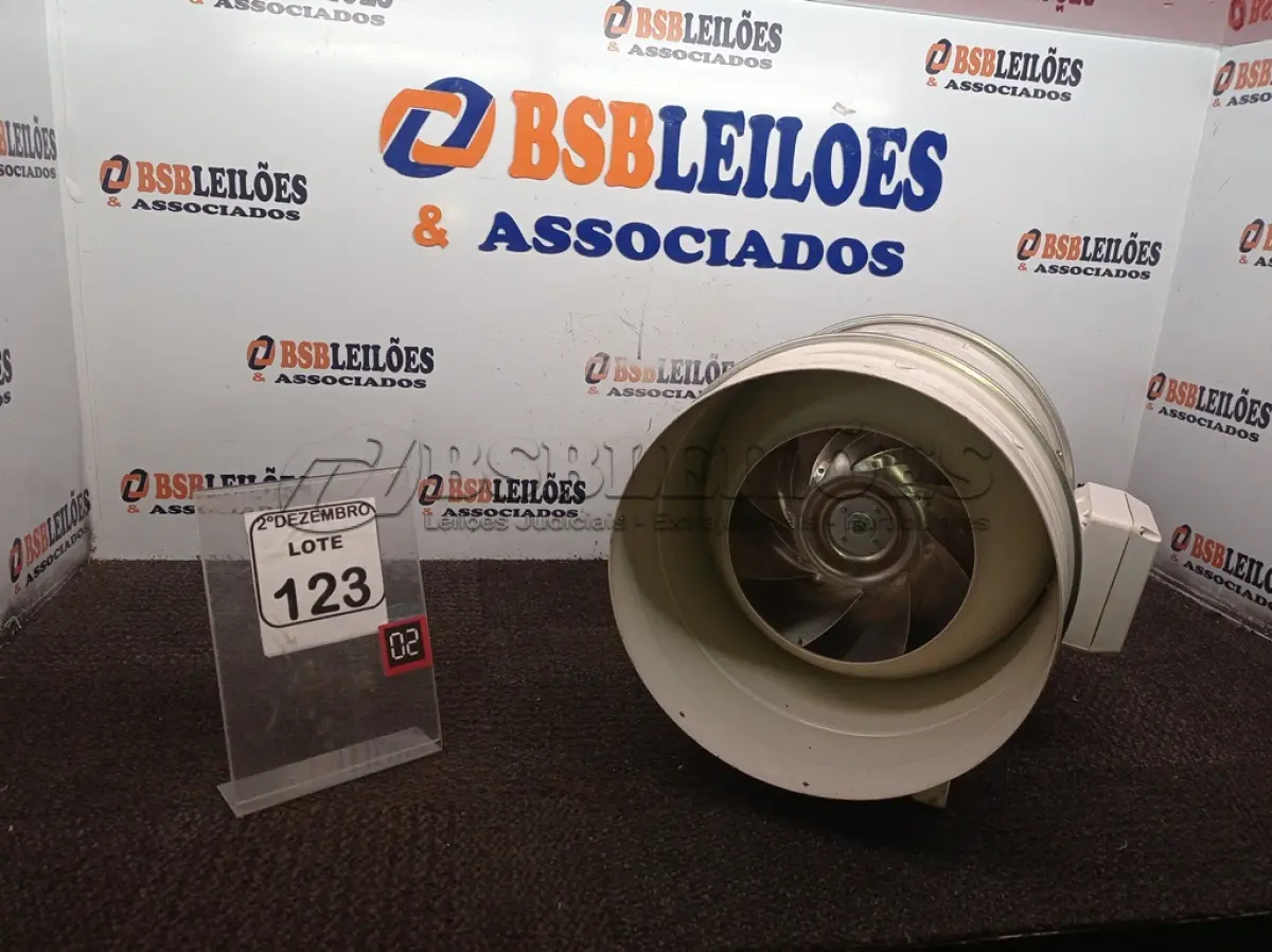 LOTE 123 - 01 EXAUSTOR TD2000. (NO ESTADO) ATENÇÃO! FAZER A VISITAÇÃO ANTES DE ARREMATAR, NÃO SABEMOS SE FUNCIONA. LEILÃO NÃO TEM GARANTIA E NEM DEVOLUÇÃO, SUJEITO A POSSÍVEIS AVARIAS VISÍVEIS/OCULTAS E/OU AUSÊNCIA DE COMPONENTES.