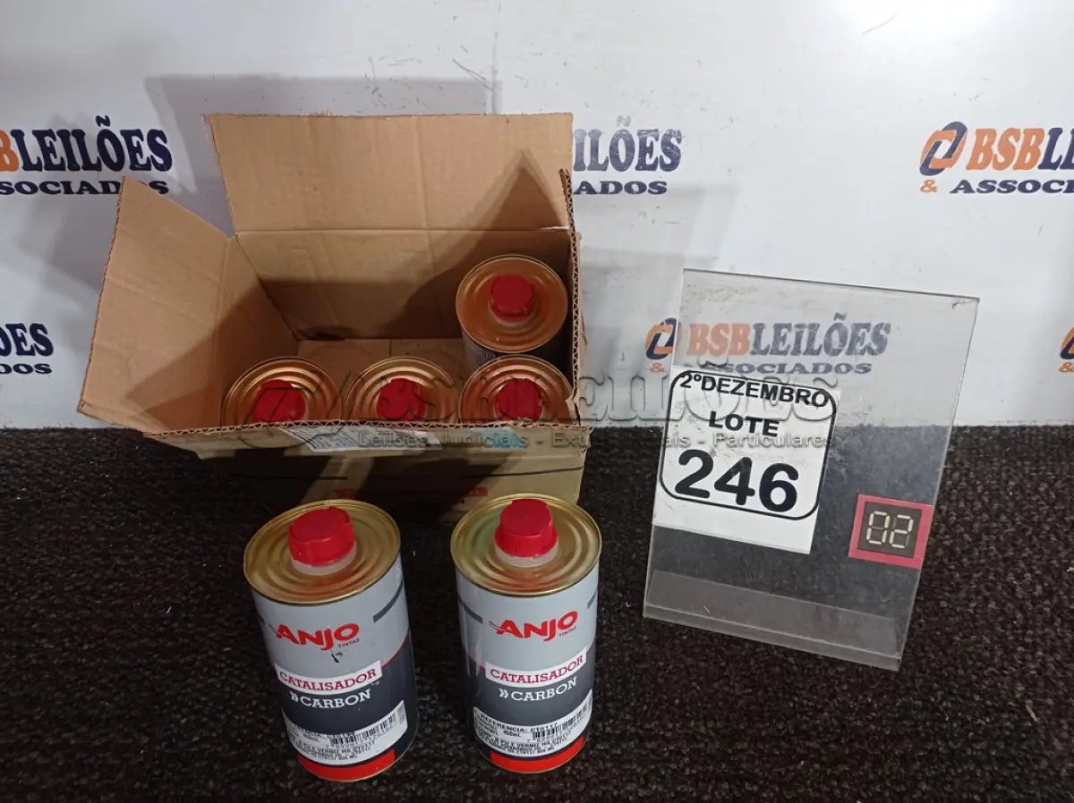 LOTE 246 - 01 CAIXA C/06 CATALISADORES MARCA ANJO CONTENDO 450ML EM CADA LATA(NOVO). (NO ESTADO) ATENÇÃO! FAZER A VISITAÇÃO ANTES DE ARREMATAR, NÃO SABEMOS SE FUNCIONA. LEILÃO NÃO TEM GARANTIA E NEM DEVOLUÇÃO, SUJEITO A POSSÍVEIS AVARIAS VISÍVEIS/OCULTAS E/OU AUSÊNCIA DE COMPONENTES.