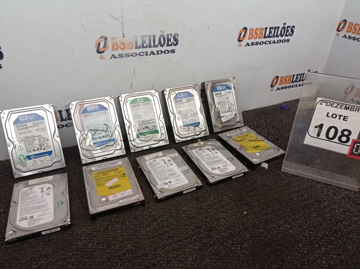 LOTE 108 - 10 HD’S DE 500GB CADA. (NO ESTADO) ATENÇÃO! FAZER A VISITAÇÃO ANTES DE ARREMATAR, NÃO SABEMOS SE FUNCIONA. LEILÃO NÃO TEM GARANTIA E NEM DEVOLUÇÃO, SUJEITO A POSSÍVEIS AVARIAS VISÍVEIS/OCULTAS E/OU AUSÊNCIA DE COMPONENTES.