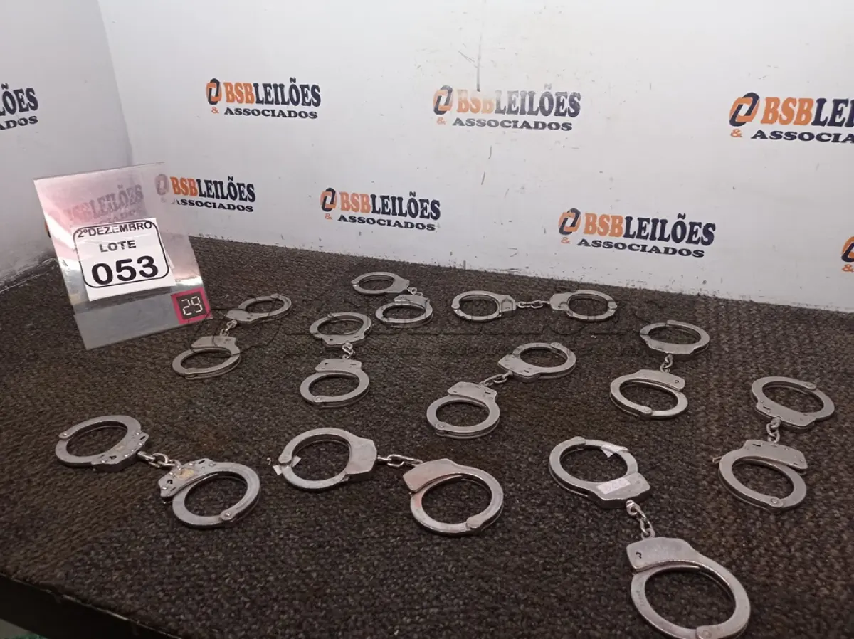 LOTE 053 - 10 ALGEMAS EM METAL. (NO ESTADO) ATENÇÃO! FAZER A VISITAÇÃO ANTES DE ARREMATAR, NÃO SABEMOS SE FUNCIONA. LEILÃO NÃO TEM GARANTIA E NEM DEVOLUÇÃO, SUJEITO A POSSÍVEIS AVARIAS VISÍVEIS/OCULTAS E/OU AUSÊNCIA DE COMPONENTES.