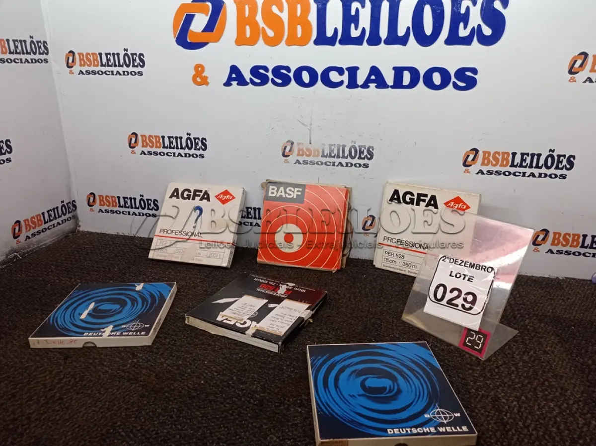 LOTE 029 - 05 FITAS P/GRAVADOR DE ROLOS ANTIGAS. (NO ESTADO) ATENÇÃO! FAZER A VISITAÇÃO ANTES DE ARREMATAR, NÃO SABEMOS SE FUNCIONA. LEILÃO NÃO TEM GARANTIA E NEM DEVOLUÇÃO, SUJEITO A POSSÍVEIS AVARIAS VISÍVEIS/OCULTAS E/OU AUSÊNCIA DE COMPONENTES.