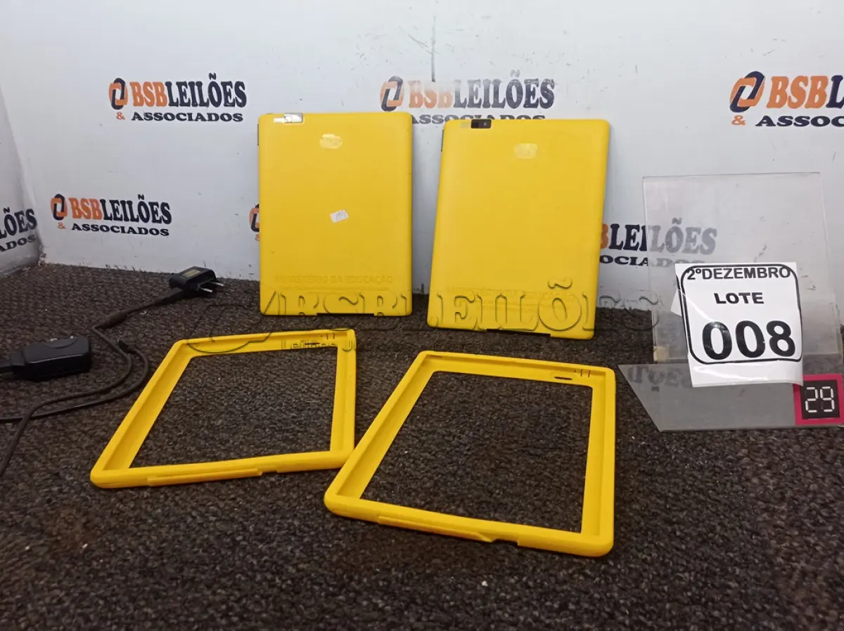 LOTE 008 - 02 TABLETS C/CARREGADOR MARCA POSITIVO. (NO ESTADO) ATENÇÃO! FAZER A VISITAÇÃO ANTES DE ARREMATAR, NÃO SABEMOS SE FUNCIONA. LEILÃO NÃO TEM GARANTIA E NEM DEVOLUÇÃO, SUJEITO A POSSÍVEIS AVARIAS VISÍVEIS/OCULTAS E/OU AUSÊNCIA DE COMPONENTES.