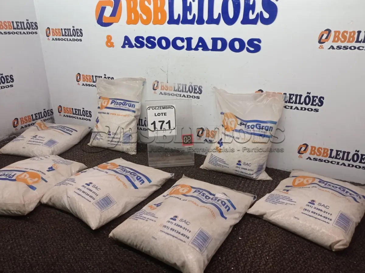 LOTE 171 - 07 PACOTES DE GRANITINA 4KG CADA N°8 P/GRAFIATO (NOVO). (NO ESTADO) ATENÇÃO! FAZER A VISITAÇÃO ANTES DE ARREMATAR, NÃO SABEMOS SE FUNCIONA. LEILÃO NÃO TEM GARANTIA E NEM DEVOLUÇÃO, SUJEITO A POSSÍVEIS AVARIAS VISÍVEIS/OCULTAS E/OU AUSÊNCIA DE COMPONENTES.