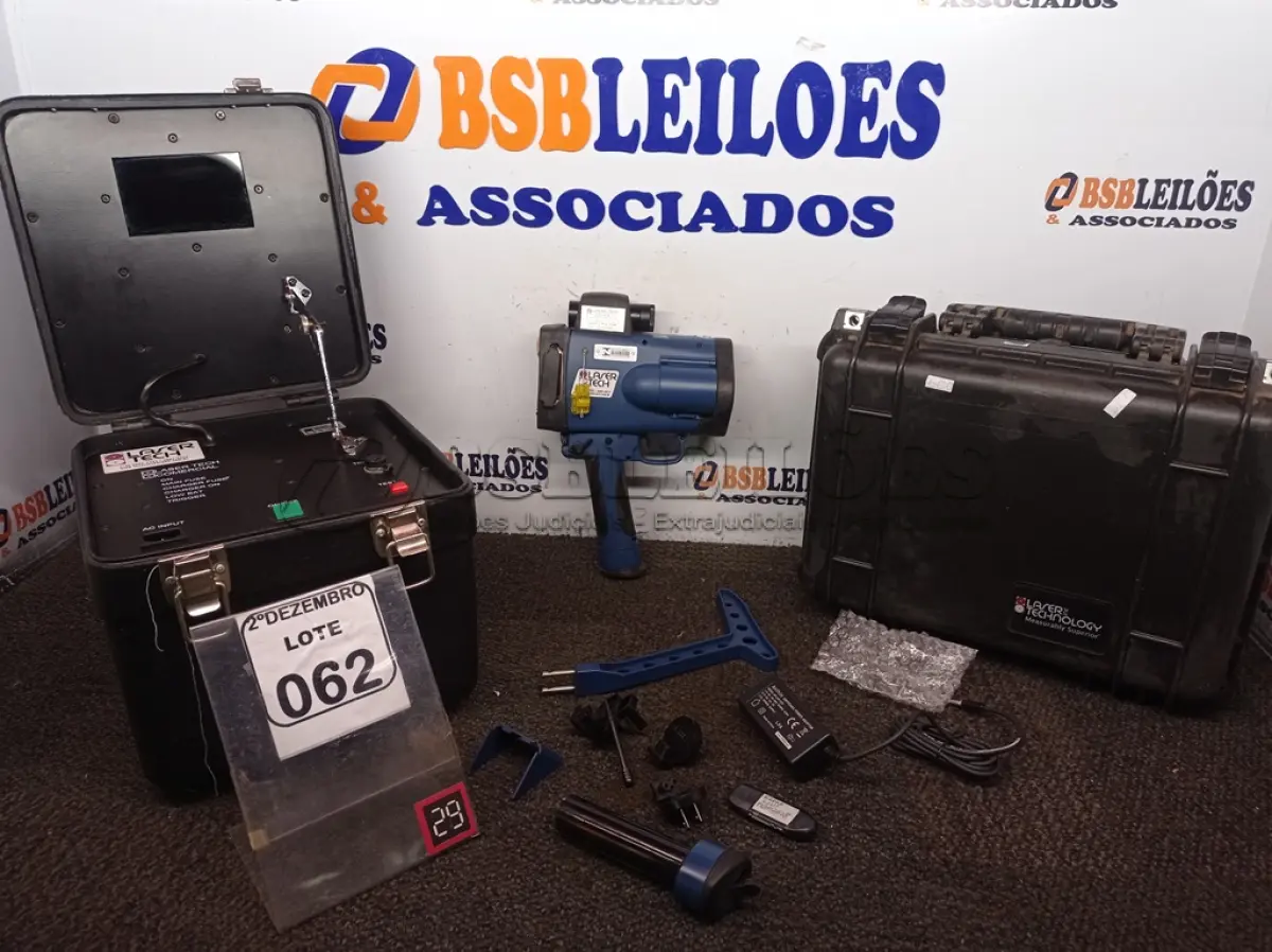 LOTE 062 - 01 RADAR PORTÁTIL MARCA LASERTECH. (NO ESTADO) ATENÇÃO! FAZER A VISITAÇÃO ANTES DE ARREMATAR, NÃO SABEMOS SE FUNCIONA. LEILÃO NÃO TEM GARANTIA E NEM DEVOLUÇÃO, SUJEITO A POSSÍVEIS AVARIAS VISÍVEIS/OCULTAS E/OU AUSÊNCIA DE COMPONENTES.