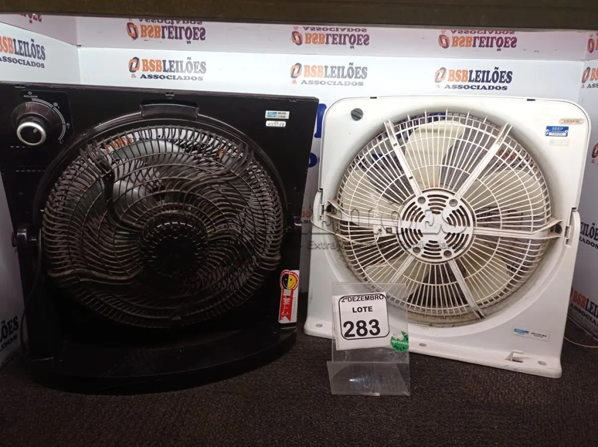 LOTE 283 - 03 VENTILADORES MARCAS E MODELOS DIVERSOS. (NO ESTADO) ATENÇÃO! FAZER A VISITAÇÃO ANTES DE ARREMATAR, NÃO SABEMOS SE FUNCIONA. LEILÃO NÃO TEM GARANTIA E NEM DEVOLUÇÃO, SUJEITO A POSSÍVEIS AVARIAS VISÍVEIS/OCULTAS E/OU AUSÊNCIA DE COMPONENTES.