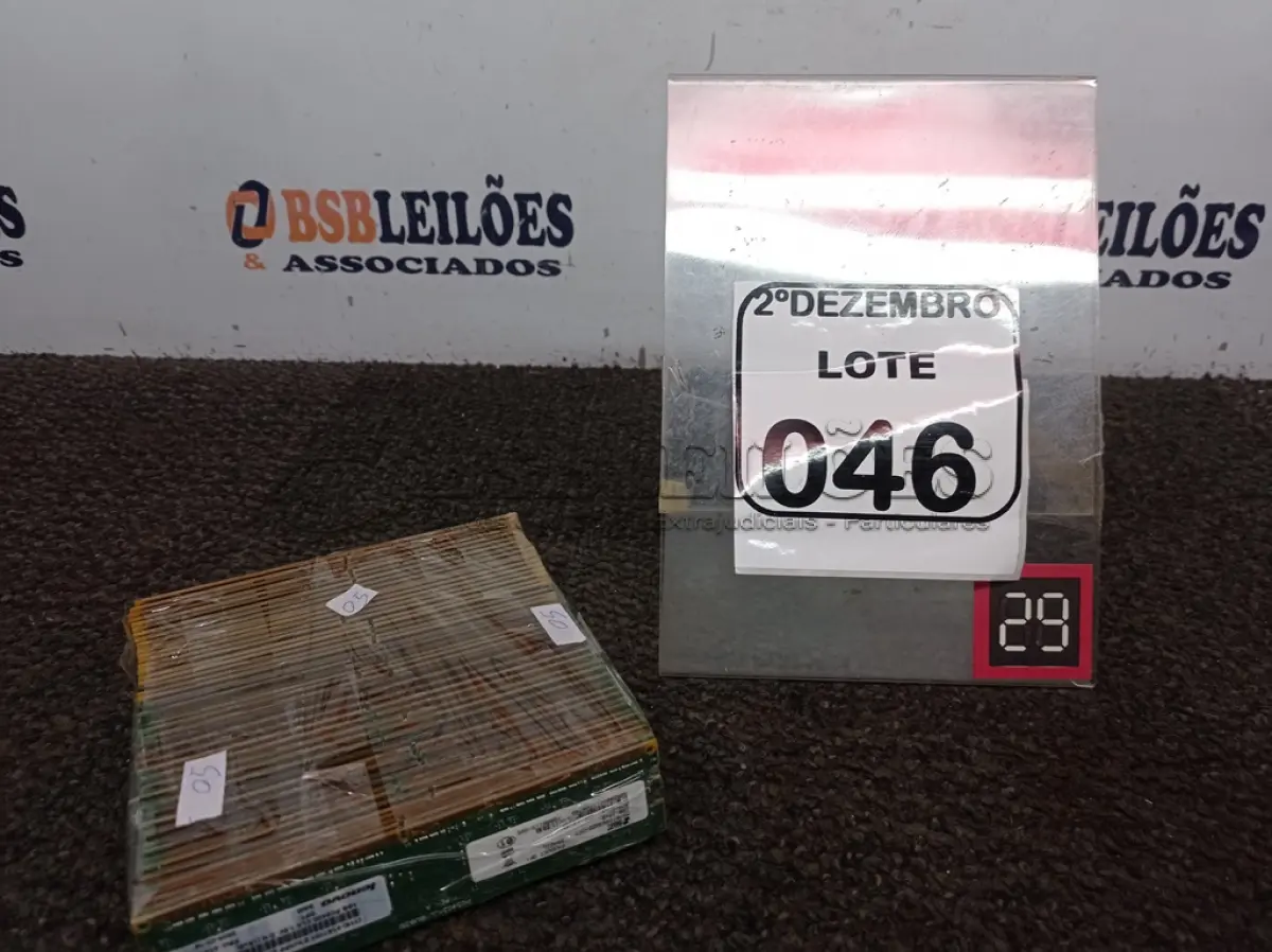 LOTE 046 - 01 LOTE C/APROXIMADAMENTE 45 PENTES DE MEMÓRIA P/COMPUTADORES. (NO ESTADO) ATENÇÃO! FAZER A VISITAÇÃO ANTES DE ARREMATAR, NÃO SABEMOS SE FUNCIONA. LEILÃO NÃO TEM GARANTIA E NEM DEVOLUÇÃO, SUJEITO A POSSÍVEIS AVARIAS VISÍVEIS/OCULTAS E/OU AUSÊNCIA DE COMPONENTES.
