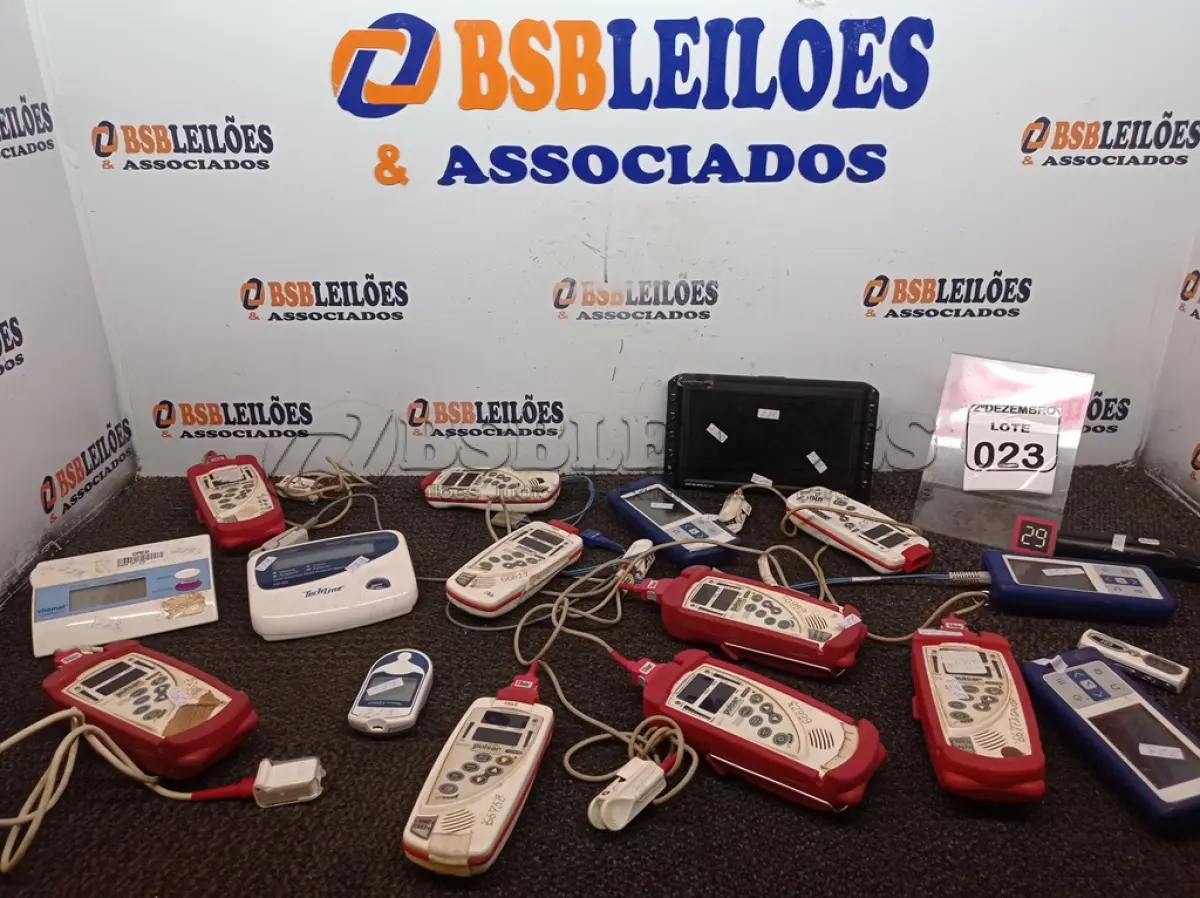LOTE 023 - 01 LOTE C/VÁRIOS OXÍMETROS, MATERIAIS E ELETRÔNICOS DIVERSOS. (NO ESTADO) ATENÇÃO! FAZER A VISITAÇÃO ANTES DE ARREMATAR, NÃO SABEMOS SE FUNCIONA. LEILÃO NÃO TEM GARANTIA E NEM DEVOLUÇÃO, SUJEITO A POSSÍVEIS AVARIAS VISÍVEIS/OCULTAS E/OU AUSÊNCIA DE COMPONENTES.