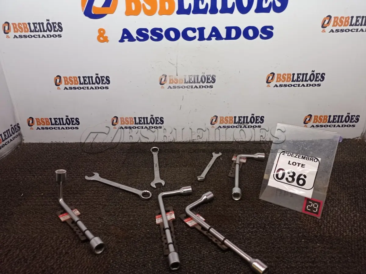LOTE 036 - 04 CHAVES L E 03 CHAVES DE BOCA MARCAS E MODELOS DIVERSOS(NOVO). (NO ESTADO) ATENÇÃO! FAZER A VISITAÇÃO ANTES DE ARREMATAR, NÃO SABEMOS SE FUNCIONA. LEILÃO NÃO TEM GARANTIA E NEM DEVOLUÇÃO, SUJEITO A POSSÍVEIS AVARIAS VISÍVEIS/OCULTAS E/OU AUSÊNCIA DE COMPONENTES.