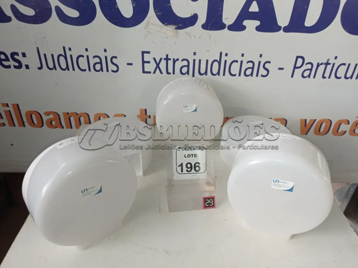LOTE 196 - 05 DISPENSES P/PAPEL. (NO ESTADO) ATENÇÃO! FAZER A VISITAÇÃO ANTES DE ARREMATAR, NÃO SABEMOS SE FUNCIONA. LEILÃO NÃO TEM GARANTIA E NEM DEVOLUÇÃO, SUJEITO A POSSÍVEIS AVARIAS VISÍVEIS/OCULTAS E/OU AUSÊNCIA DE COMPONENTES.