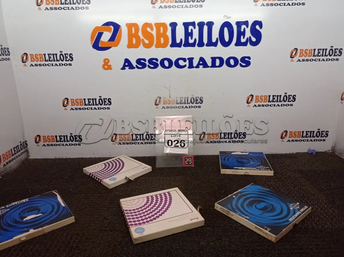 LOTE 026 - 05 FITAS P/GRAVADOR DE ROLOS ANTIGAS. (NO ESTADO) ATENÇÃO! FAZER A VISITAÇÃO ANTES DE ARREMATAR, NÃO SABEMOS SE FUNCIONA. LEILÃO NÃO TEM GARANTIA E NEM DEVOLUÇÃO, SUJEITO A POSSÍVEIS AVARIAS VISÍVEIS/OCULTAS E/OU AUSÊNCIA DE COMPONENTES.