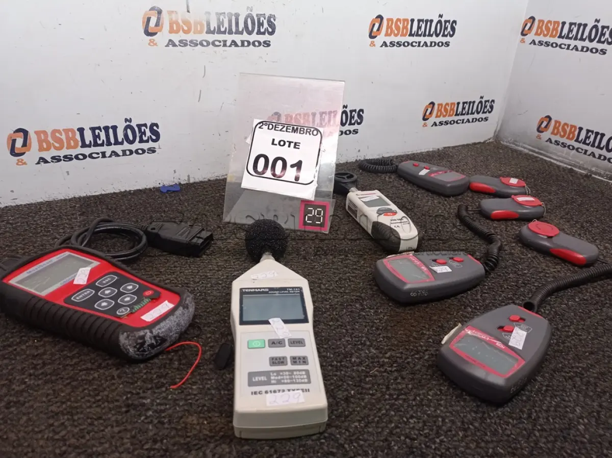 LOTE 001 - 01 DECIBELÍMETRO, 02 LUXÍMETROS E 01 SCANNER DE CARRO. (NO ESTADO) ATENÇÃO! FAZER A VISITAÇÃO ANTES DE ARREMATAR, NÃO SABEMOS SE FUNCIONA. LEILÃO NÃO TEM GARANTIA E NEM DEVOLUÇÃO, SUJEITO A POSSÍVEIS AVARIAS VISÍVEIS/OCULTAS E/OU AUSÊNCIA DE COMPONENTES.