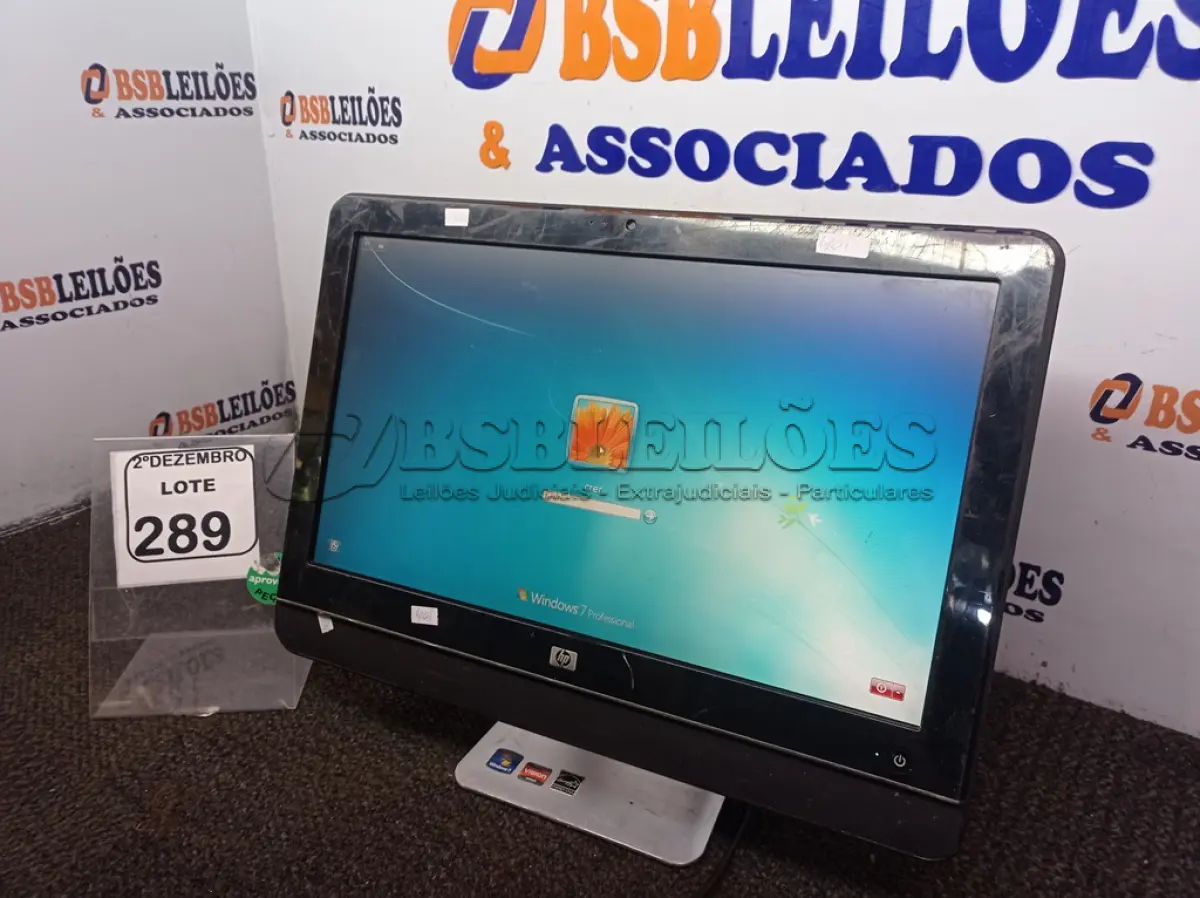 LOTE 289 - 01 ALL IN ONE MARCA HP C/TECLADO E MOUSE. (NO ESTADO) ATENÇÃO! FAZER A VISITAÇÃO ANTES DE ARREMATAR, NÃO SABEMOS SE FUNCIONA. LEILÃO NÃO TEM GARANTIA E NEM DEVOLUÇÃO, SUJEITO A POSSÍVEIS AVARIAS VISÍVEIS/OCULTAS E/OU AUSÊNCIA DE COMPONENTES.