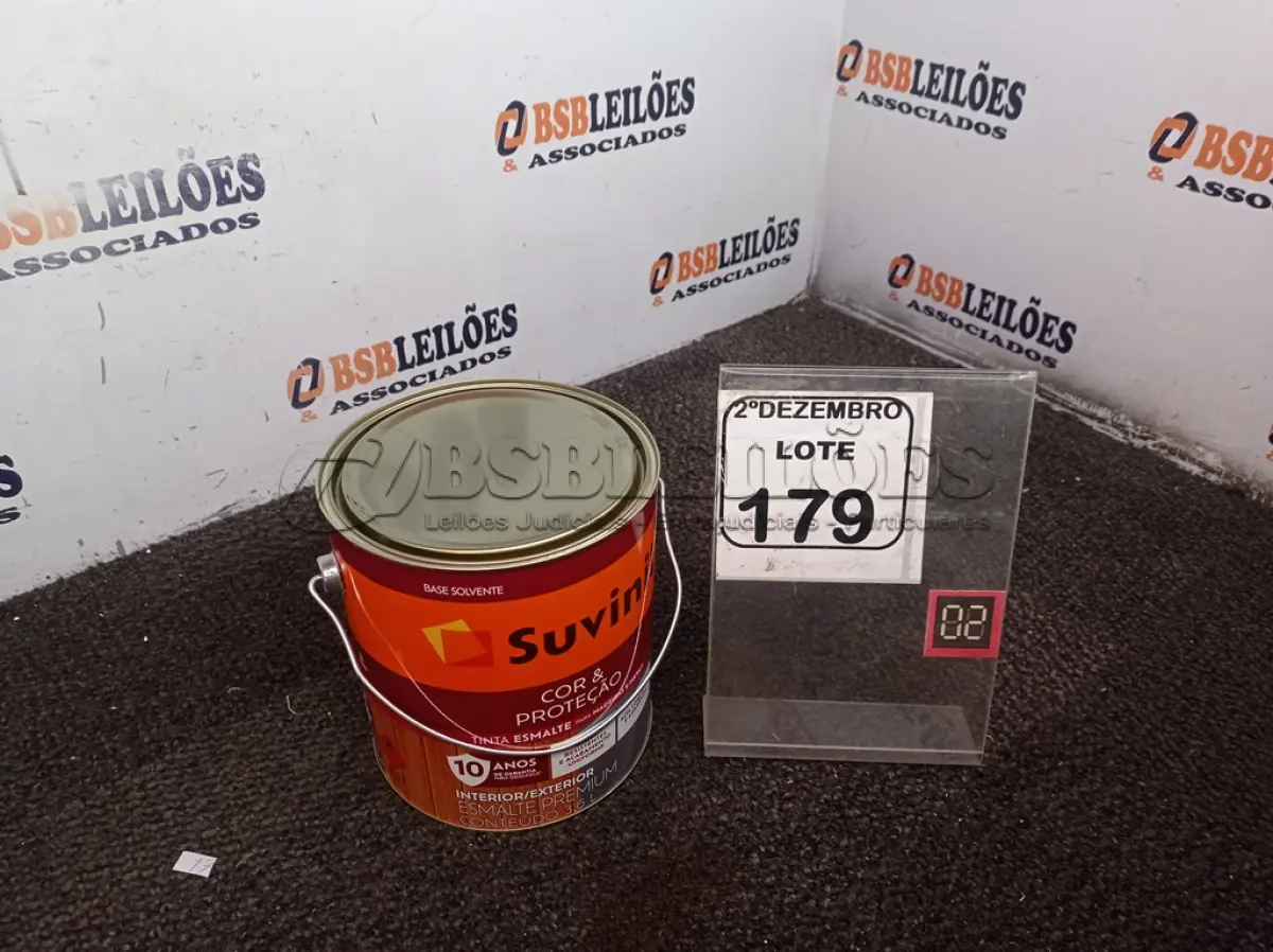 LOTE 179 - 01 LATA DE TINTA COR BRILHANTE COLORADO MARCA SUVINIL 3,6L P/MADEIRAS E METAIS. (NO ESTADO) ATENÇÃO! FAZER A VISITAÇÃO ANTES DE ARREMATAR, NÃO SABEMOS SE FUNCIONA. LEILÃO NÃO TEM GARANTIA E NEM DEVOLUÇÃO, SUJEITO A POSSÍVEIS AVARIAS VISÍVEIS/OCULTAS E/OU AUSÊNCIA DE COMPONENTES.