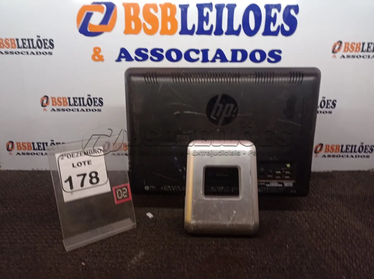 LOTE 178 - 01 ALL IN ONE MARCA HP S/FONTE. (NO ESTADO) ATENÇÃO! FAZER A VISITAÇÃO ANTES DE ARREMATAR, NÃO SABEMOS SE FUNCIONA. LEILÃO NÃO TEM GARANTIA E NEM DEVOLUÇÃO, SUJEITO A POSSÍVEIS AVARIAS VISÍVEIS/OCULTAS E/OU AUSÊNCIA DE COMPONENTES.