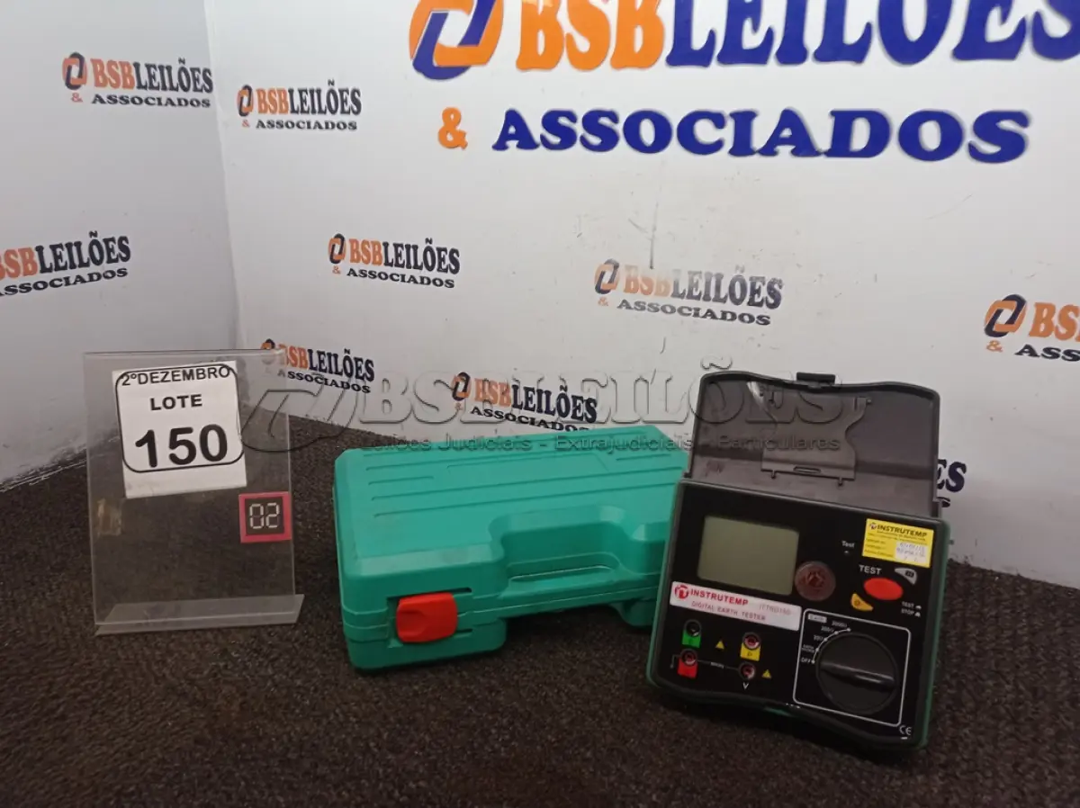 LOTE 150 - 01 MEGOMETRO DIGITAL PORTÁTIL MARCA INSTRUTEMP. (NO ESTADO) ATENÇÃO! FAZER A VISITAÇÃO ANTES DE ARREMATAR, NÃO SABEMOS SE FUNCIONA. LEILÃO NÃO TEM GARANTIA E NEM DEVOLUÇÃO, SUJEITO A POSSÍVEIS AVARIAS VISÍVEIS/OCULTAS E/OU AUSÊNCIA DE COMPONENTES.