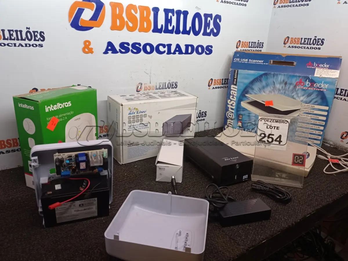 LOTE 254 - 01 FONTE DE ALIMENTAÇÃO INTERRUPTA 2 A MARCA INTELBRÁS, 01 GRAVADOR DE VÍDEO NVR 4 CANAIS MARCA V AIR LIVE E 01 SCANNER ÓPTICO MARCA DB BOEDER. (NO ESTADO) ATENÇÃO! FAZER A VISITAÇÃO ANTES DE ARREMATAR, NÃO SABEMOS SE FUNCIONA. LEILÃO NÃO TEM GARANTIA E NEM DEVOLUÇÃO, SUJEITO A POSSÍVEIS AVARIAS VISÍVEIS/OCULTAS E/OU AUSÊNCIA DE COMPONENTES.