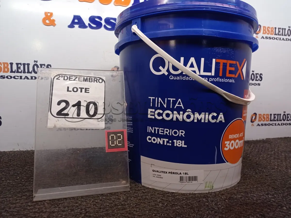 LOTE 210 - 01 GALÃO DE TINTA MARCA QUALITEX 18L. (NO ESTADO) ATENÇÃO! FAZER A VISITAÇÃO ANTES DE ARREMATAR, NÃO SABEMOS SE FUNCIONA. LEILÃO NÃO TEM GARANTIA E NEM DEVOLUÇÃO, SUJEITO A POSSÍVEIS AVARIAS VISÍVEIS/OCULTAS E/OU AUSÊNCIA DE COMPONENTES.