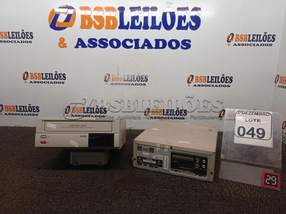 LOTE 049 - 01 VÍDEO CASSETE RECORDER MODELO KTL-960MX. (NO ESTADO) ATENÇÃO! FAZER A VISITAÇÃO ANTES DE ARREMATAR, NÃO SABEMOS SE FUNCIONA. LEILÃO NÃO TEM GARANTIA E NEM DEVOLUÇÃO, SUJEITO A POSSÍVEIS AVARIAS VISÍVEIS/OCULTAS E/OU AUSÊNCIA DE COMPONENTES.