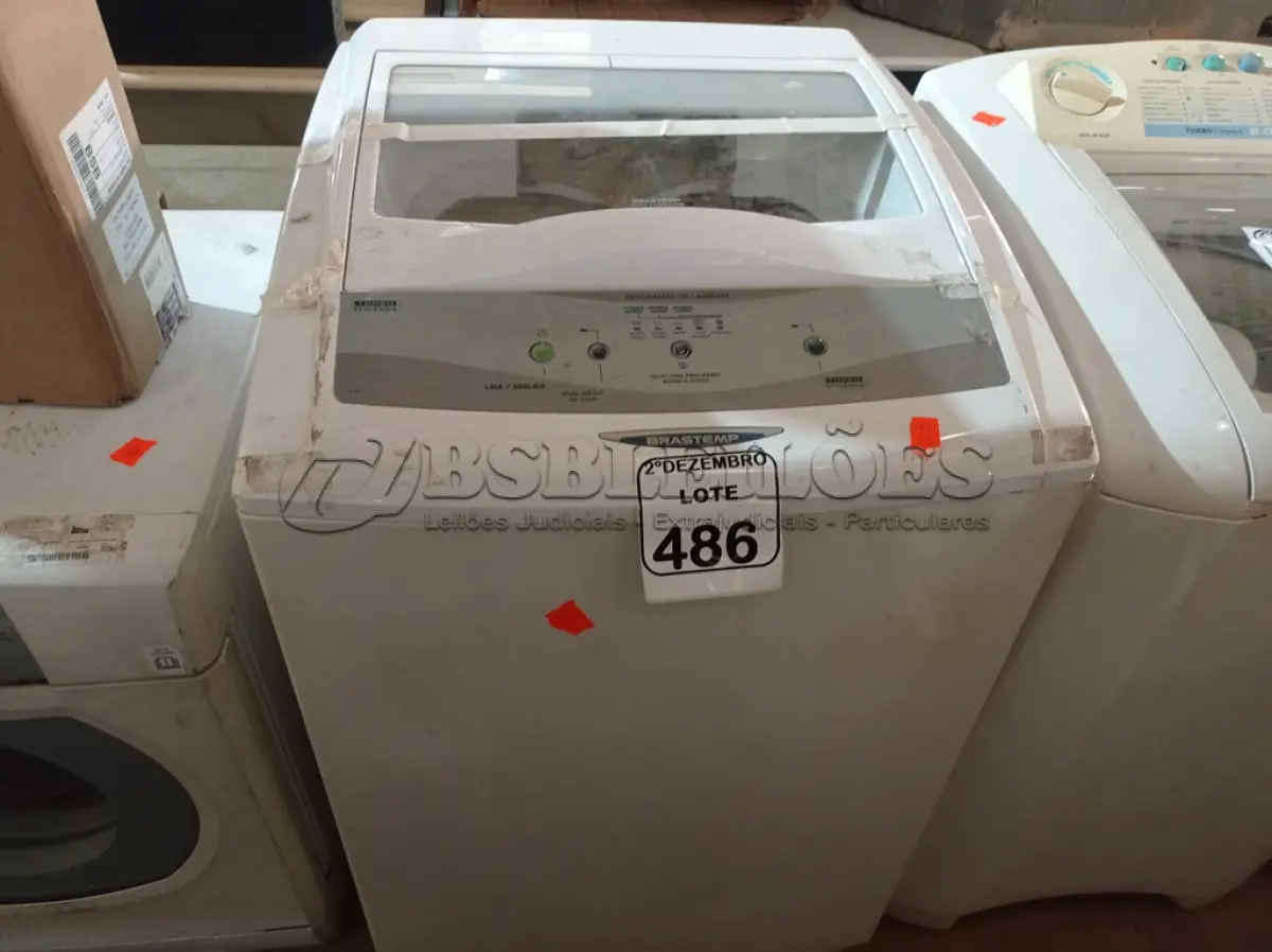 LOTE 486 - 01 MÁQUINA DE LAVAR MARCA BRASTEMP 8KG 220V. (NO ESTADO) ATENÇÃO! FAZER A VISITAÇÃO ANTES DE ARREMATAR, NÃO SABEMOS SE FUNCIONA. LEILÃO NÃO TEM GARANTIA E NEM DEVOLUÇÃO, SUJEITO A POSSÍVEIS AVARIAS VISÍVEIS/OCULTAS E/OU AUSÊNCIA DE COMPONENTES.