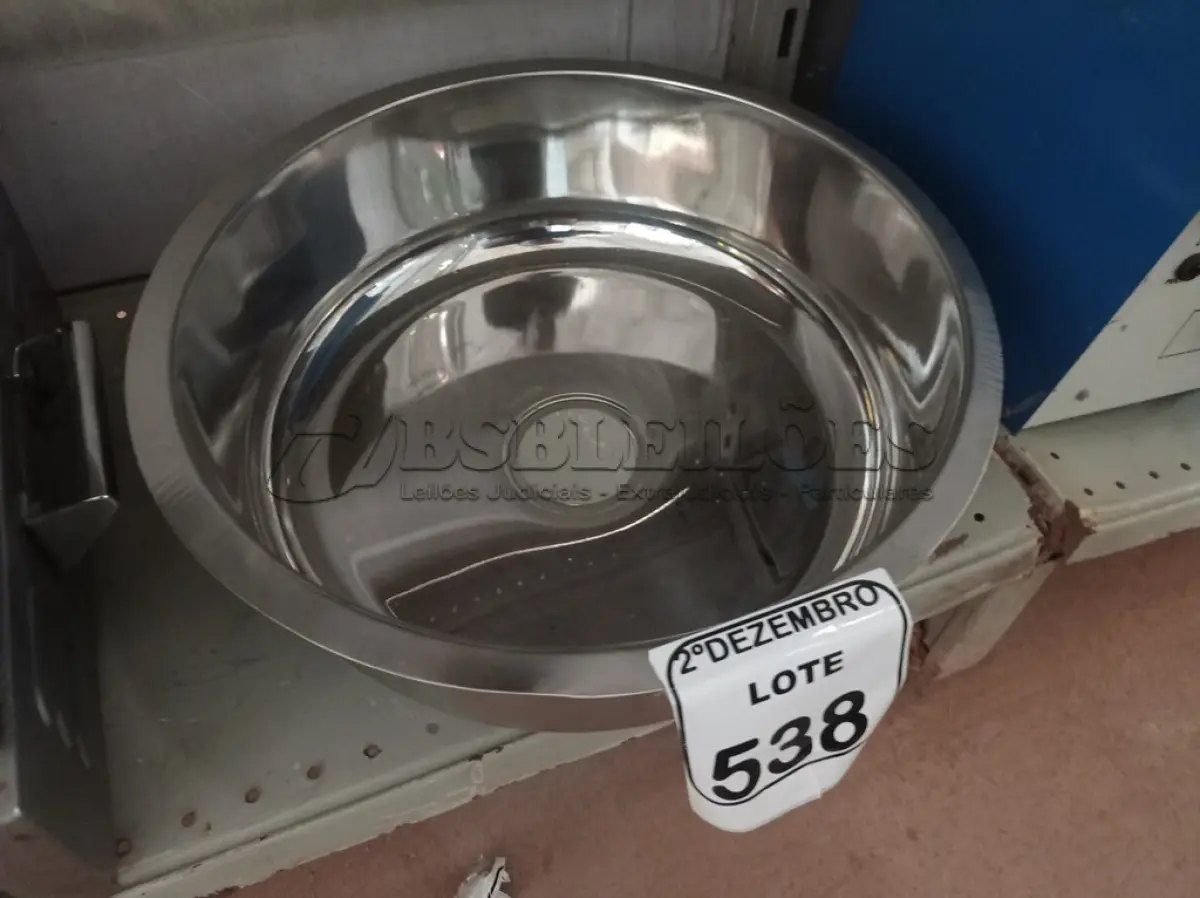 LOTE 538 - 01 CUBA EM AÇO INOX REDONDA (NOVO). (NO ESTADO) ATENÇÃO! FAZER A VISITAÇÃO ANTES DE ARREMATAR, NÃO SABEMOS SE FUNCIONA. LEILÃO NÃO TEM GARANTIA E NEM DEVOLUÇÃO, SUJEITO A POSSÍVEIS AVARIAS VISÍVEIS/OCULTAS E/OU AUSÊNCIA DE COMPONENTES.