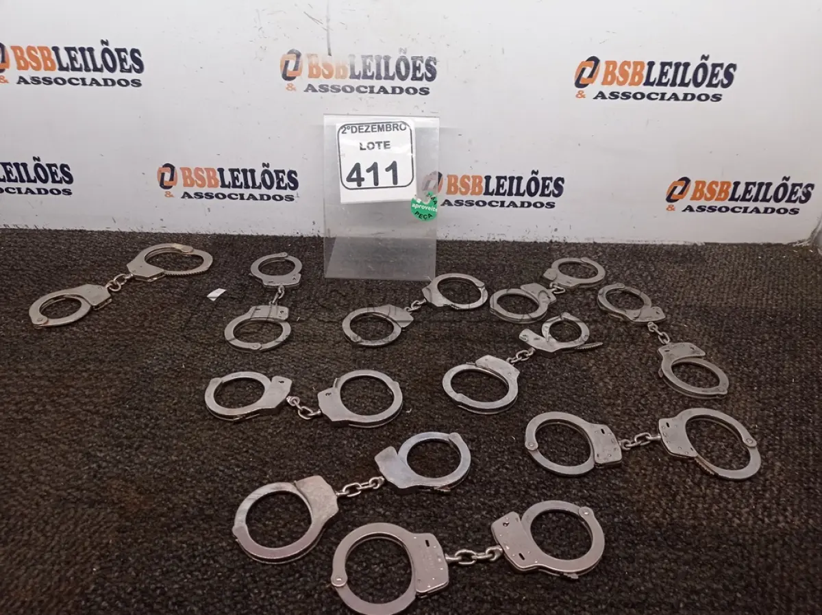 LOTE 411 - 10 ALGEMAS EM METAL. (NO ESTADO) ATENÇÃO! FAZER A VISITAÇÃO ANTES DE ARREMATAR, NÃO SABEMOS SE FUNCIONA. LEILÃO NÃO TEM GARANTIA E NEM DEVOLUÇÃO, SUJEITO A POSSÍVEIS AVARIAS VISÍVEIS/OCULTAS E/OU AUSÊNCIA DE COMPONENTES.