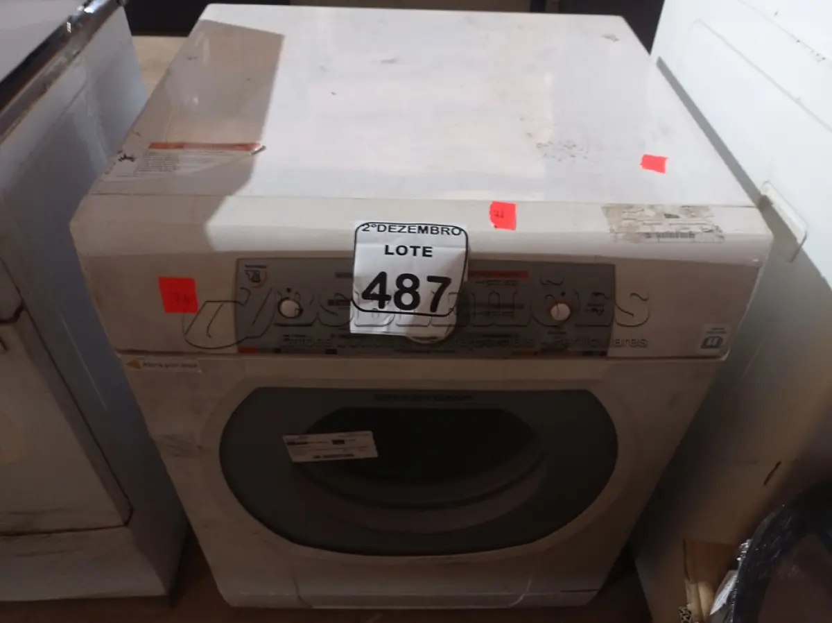 LOTE 487 - 01 MÁQUINA DE LAVAR MARCA BRASTEMP. (NO ESTADO) ATENÇÃO! FAZER A VISITAÇÃO ANTES DE ARREMATAR, NÃO SABEMOS SE FUNCIONA. LEILÃO NÃO TEM GARANTIA E NEM DEVOLUÇÃO, SUJEITO A POSSÍVEIS AVARIAS VISÍVEIS/OCULTAS E/OU AUSÊNCIA DE COMPONENTES.