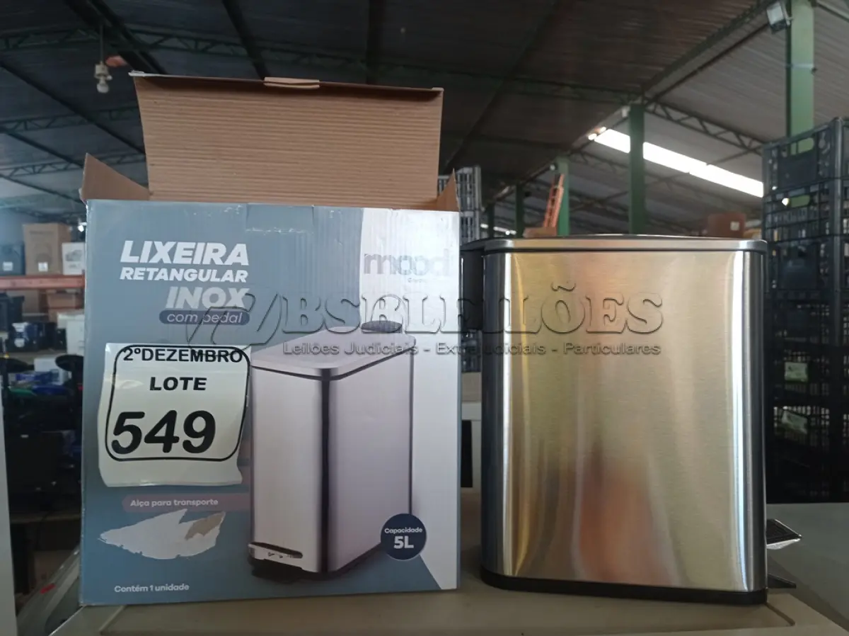 LOTE 549 - 01 LIXEIRA EM INOX COM PEDAL 5L MARCA MOOD. (NO ESTADO) ATENÇÃO! FAZER A VISITAÇÃO ANTES DE ARREMATAR, NÃO SABEMOS SE FUNCIONA. LEILÃO NÃO TEM GARANTIA E NEM DEVOLUÇÃO, SUJEITO A POSSÍVEIS AVARIAS VISÍVEIS/OCULTAS E/OU AUSÊNCIA DE COMPONENTES.