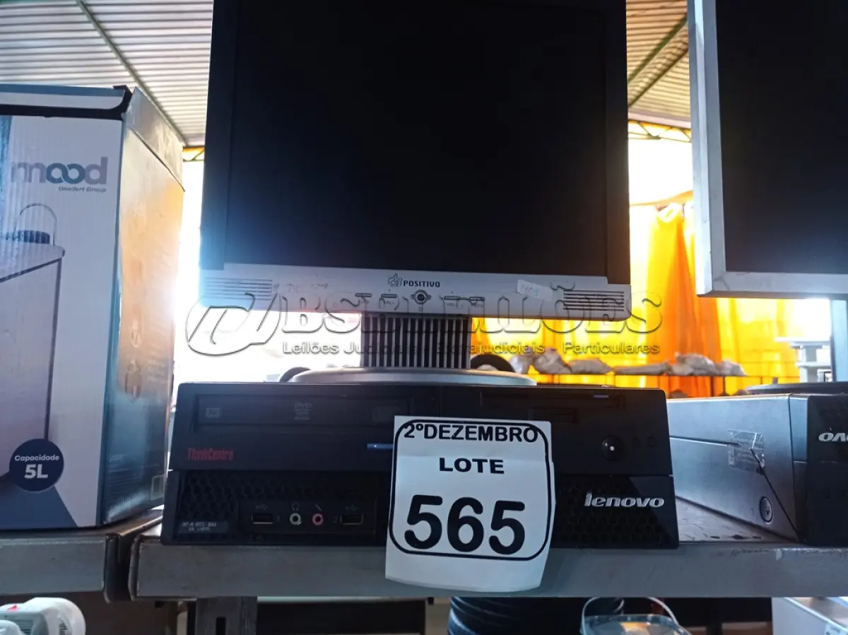 LOTE 565 - 01 CPU MARCA LENOVO E 01 MONITOR MARCA POSITIVO. (NO ESTADO) ATENÇÃO! FAZER A VISITAÇÃO ANTES DE ARREMATAR, NÃO SABEMOS SE FUNCIONA. LEILÃO NÃO TEM GARANTIA E NEM DEVOLUÇÃO, SUJEITO A POSSÍVEIS AVARIAS VISÍVEIS/OCULTAS E/OU AUSÊNCIA DE COMPONENTES.