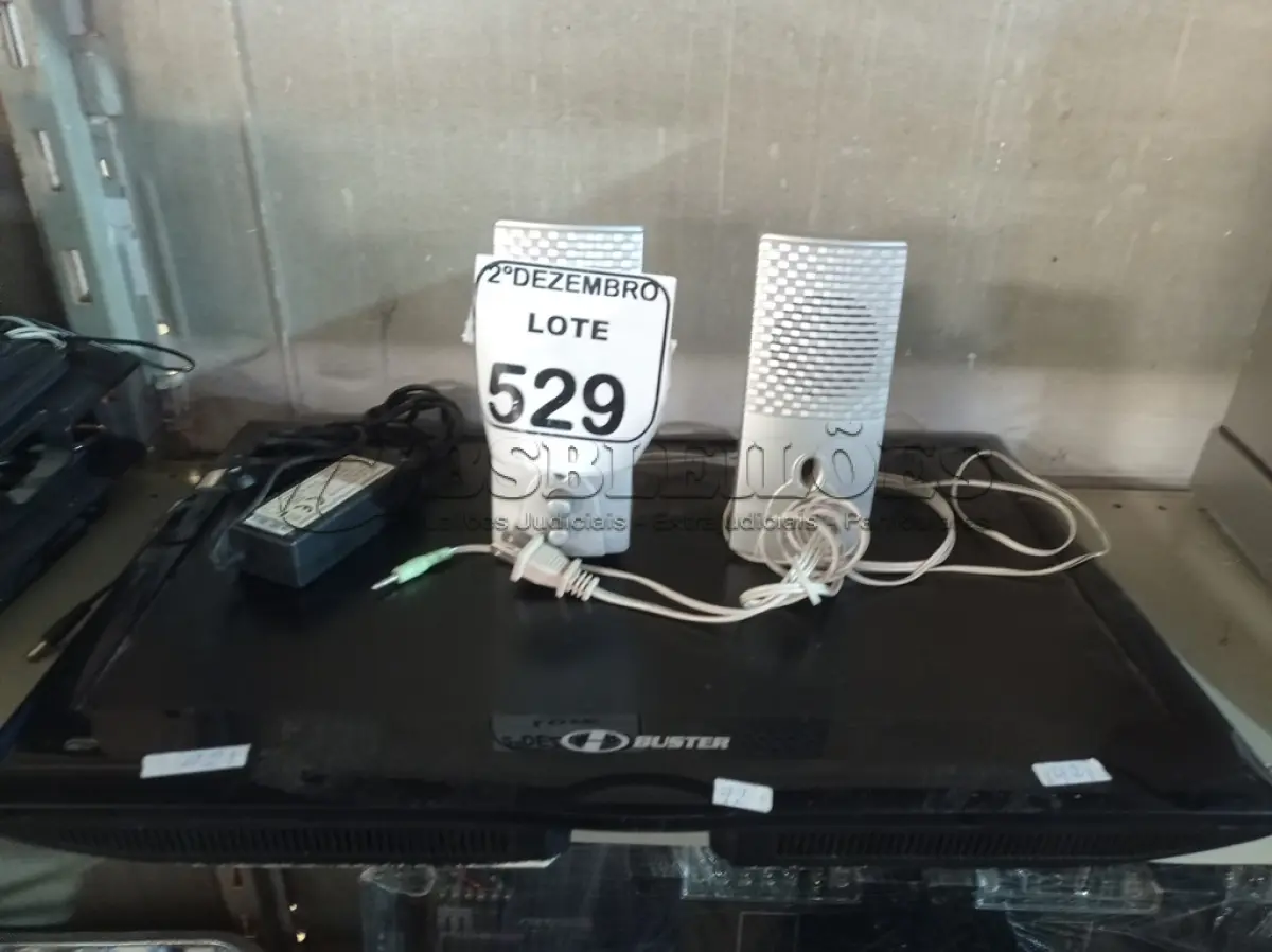 LOTE 529 - 01 TV MARCA BUSTER C/FONTE FUNCIONANDO E 01 PAR DE CAIXAS DE SOM P/PC. (NO ESTADO) ATENÇÃO! FAZER A VISITAÇÃO ANTES DE ARREMATAR, NÃO SABEMOS SE FUNCIONA. LEILÃO NÃO TEM GARANTIA E NEM DEVOLUÇÃO, SUJEITO A POSSÍVEIS AVARIAS VISÍVEIS/OCULTAS E/OU AUSÊNCIA DE COMPONENTES.