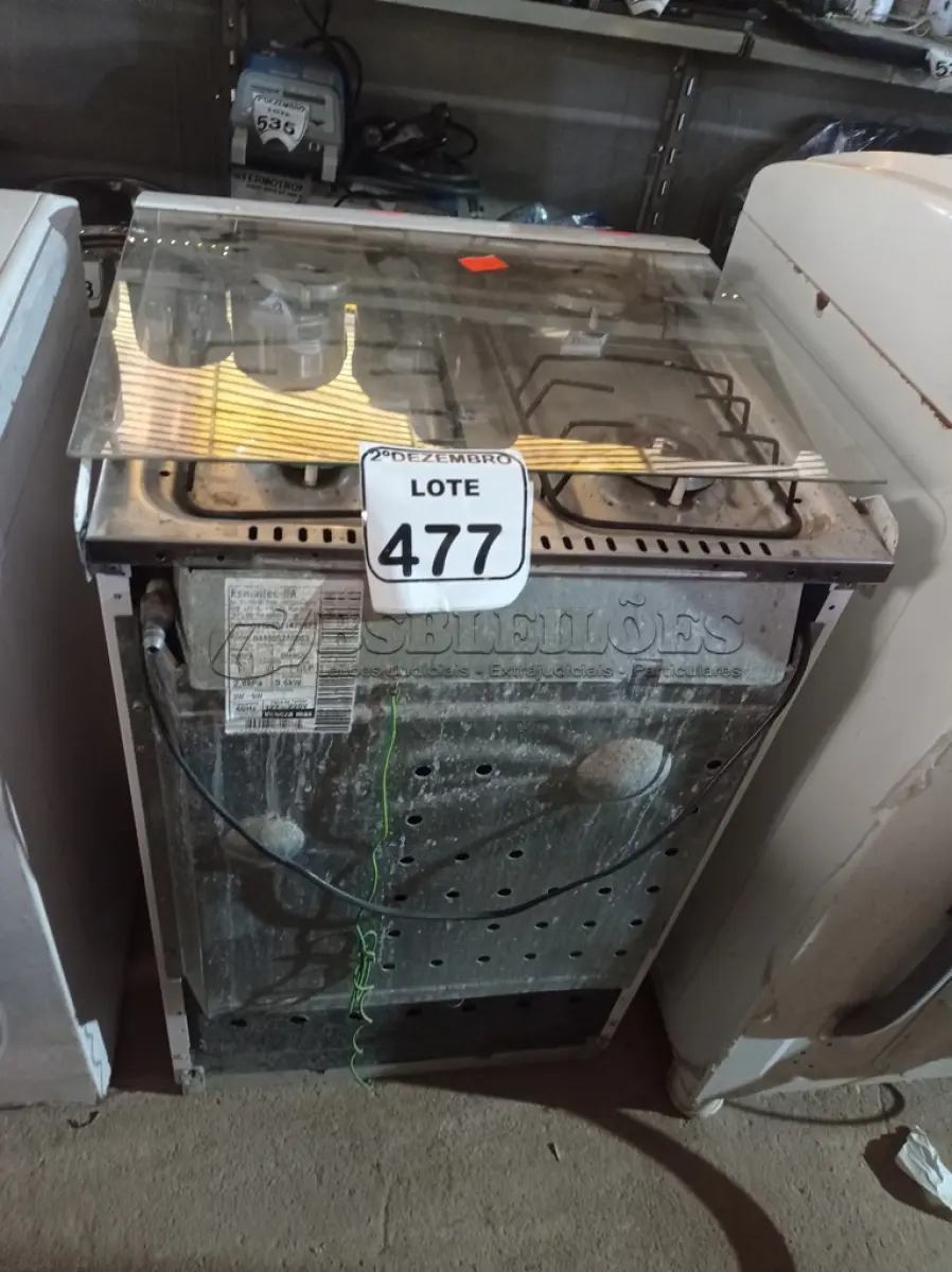 LOTE 477 - 01 FOGÃO A GÁS 04 BOCAS MARCA ESMALTEC. (NO ESTADO) ATENÇÃO! FAZER A VISITAÇÃO ANTES DE ARREMATAR, NÃO SABEMOS SE FUNCIONA. LEILÃO NÃO TEM GARANTIA E NEM DEVOLUÇÃO, SUJEITO A POSSÍVEIS AVARIAS VISÍVEIS/OCULTAS E/OU AUSÊNCIA DE COMPONENTES.