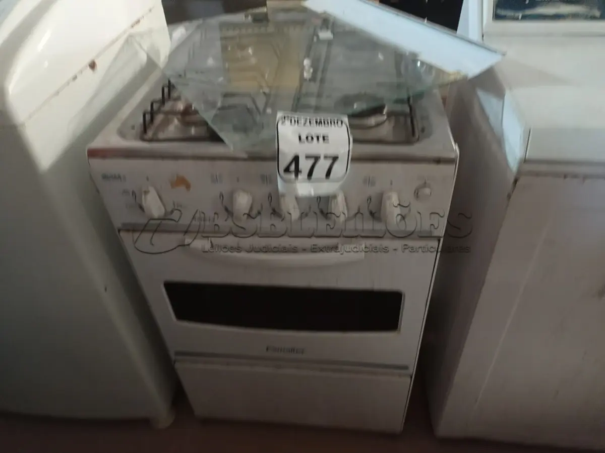 LOTE 477 - 01 FOGÃO A GÁS 04 BOCAS MARCA ESMALTEC. (NO ESTADO) ATENÇÃO! FAZER A VISITAÇÃO ANTES DE ARREMATAR, NÃO SABEMOS SE FUNCIONA. LEILÃO NÃO TEM GARANTIA E NEM DEVOLUÇÃO, SUJEITO A POSSÍVEIS AVARIAS VISÍVEIS/OCULTAS E/OU AUSÊNCIA DE COMPONENTES.
