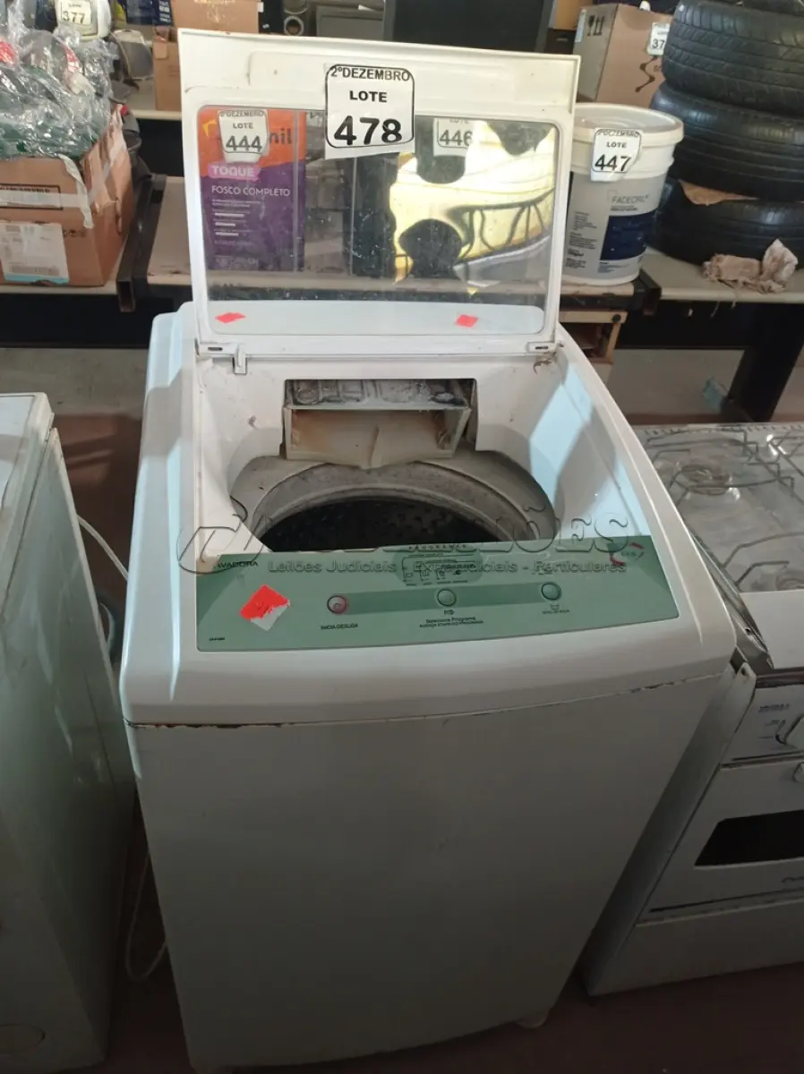 LOTE 478 - 01 MÁQUINA DE LAVAR 6KG P/RETIRADA DE PEÇAS. (NO ESTADO) ATENÇÃO! FAZER A VISITAÇÃO ANTES DE ARREMATAR, NÃO SABEMOS SE FUNCIONA. LEILÃO NÃO TEM GARANTIA E NEM DEVOLUÇÃO, SUJEITO A POSSÍVEIS AVARIAS VISÍVEIS/OCULTAS E/OU AUSÊNCIA DE COMPONENTES.