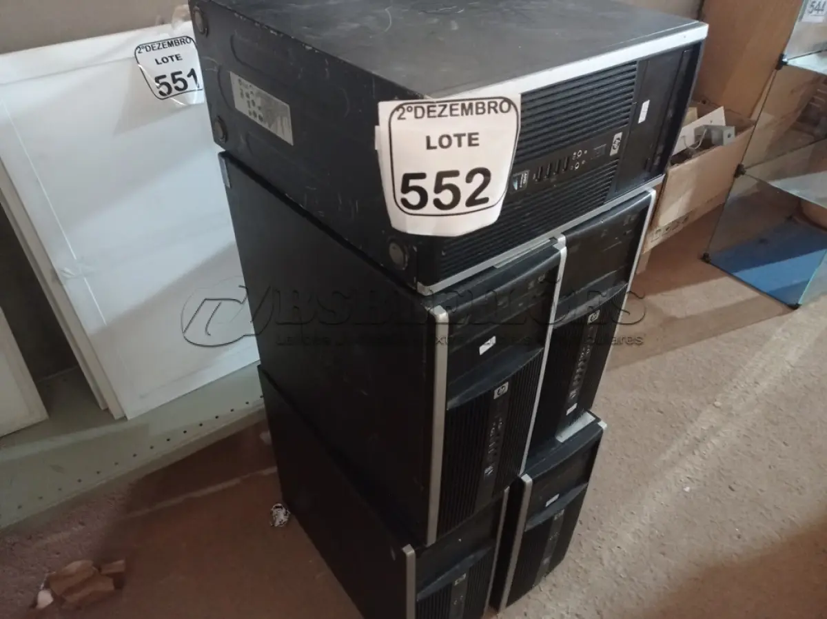 LOTE 552 - 05 CPUS MARCA HP. (NO ESTADO) ATENÇÃO! FAZER A VISITAÇÃO ANTES DE ARREMATAR, NÃO SABEMOS SE FUNCIONA. LEILÃO NÃO TEM GARANTIA E NEM DEVOLUÇÃO, SUJEITO A POSSÍVEIS AVARIAS VISÍVEIS/OCULTAS E/OU AUSÊNCIA DE COMPONENTES.