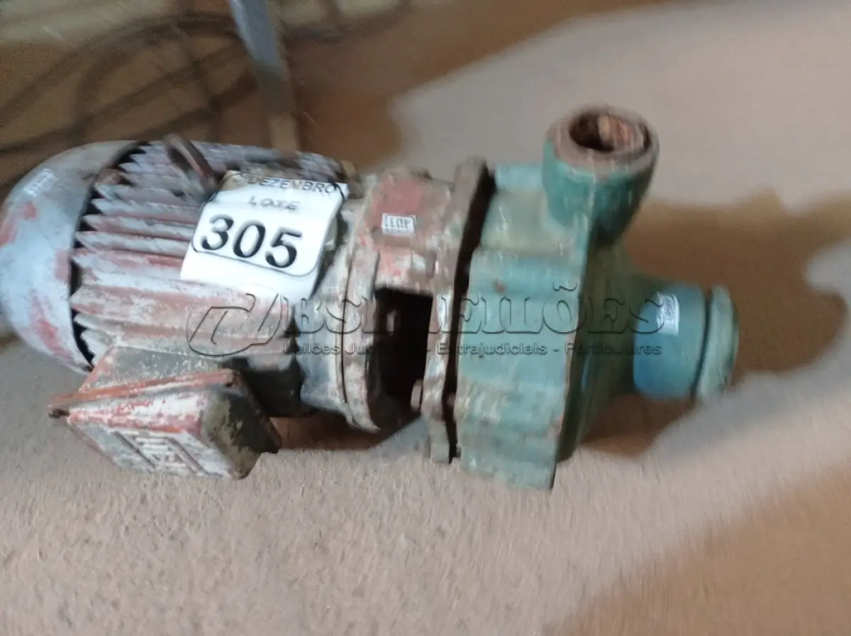 LOTE 305 - 01 BOMBA D’ÁGUA C/AVARIAS. (NO ESTADO) ATENÇÃO! FAZER A VISITAÇÃO ANTES DE ARREMATAR, NÃO SABEMOS SE FUNCIONA. LEILÃO NÃO TEM GARANTIA E NEM DEVOLUÇÃO, SUJEITO A POSSÍVEIS AVARIAS VISÍVEIS/OCULTAS E/OU AUSÊNCIA DE COMPONENTES.