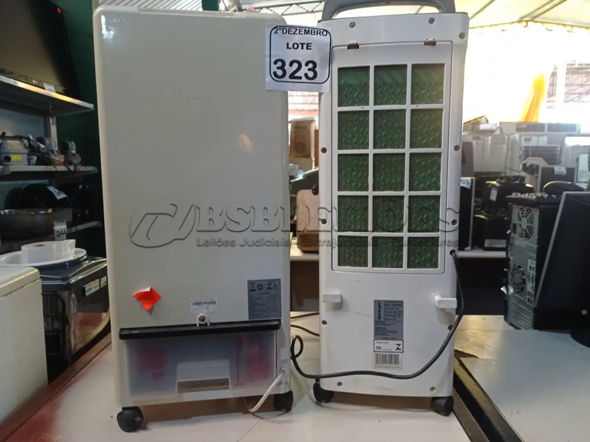 LOTE 323 - 02 CLIMATIZADORES MARCA SPRINGER E PHASER. (NO ESTADO) ATENÇÃO! FAZER A VISITAÇÃO ANTES DE ARREMATAR, NÃO SABEMOS SE FUNCIONA. LEILÃO NÃO TEM GARANTIA E NEM DEVOLUÇÃO, SUJEITO A POSSÍVEIS AVARIAS VISÍVEIS/OCULTAS E/OU AUSÊNCIA DE COMPONENTES.